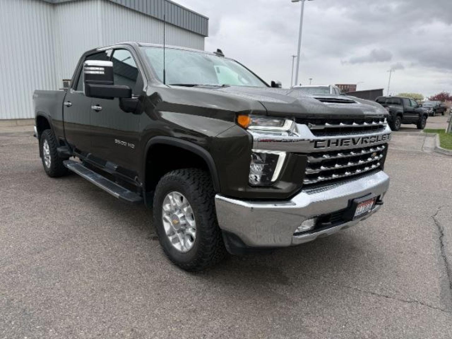 2022 GREEN /Jet Black Chevrolet Silverado 3500HD (1GC4YUEY1NF) with an Duramax 66L V-8 diesel direct injection engine, Automatic transmission, located at 1175 N Woodruff Ave, Idaho Falls, ID, 83401, 43.506901, -111.999657 - At Timberline Auto, finding a great deal on your next vehicle is always easy! Our experienced sales staff goal is to help find you the right vehicle at the right price! Our knowledgeable finance department has options for almost any credit score. We offer extended service contract options to prot - Photo#33