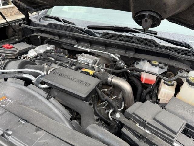2022 GREEN /Jet Black Chevrolet Silverado 3500HD 4WD Crew Cab Standard Bed LTZ (1GC4YUEY1NF) with an Duramax 6.6L V-8 diesel direct injection engine, AUTOMATIC transmission - At Timberline Auto, finding a great deal on your next vehicle is always easy! Our experienced sales staff goal is to help find you the right vehicle at the right price! Our knowledgeable finance department has options for almost any credit score. We offer extended service contract options to prot - Photo#51