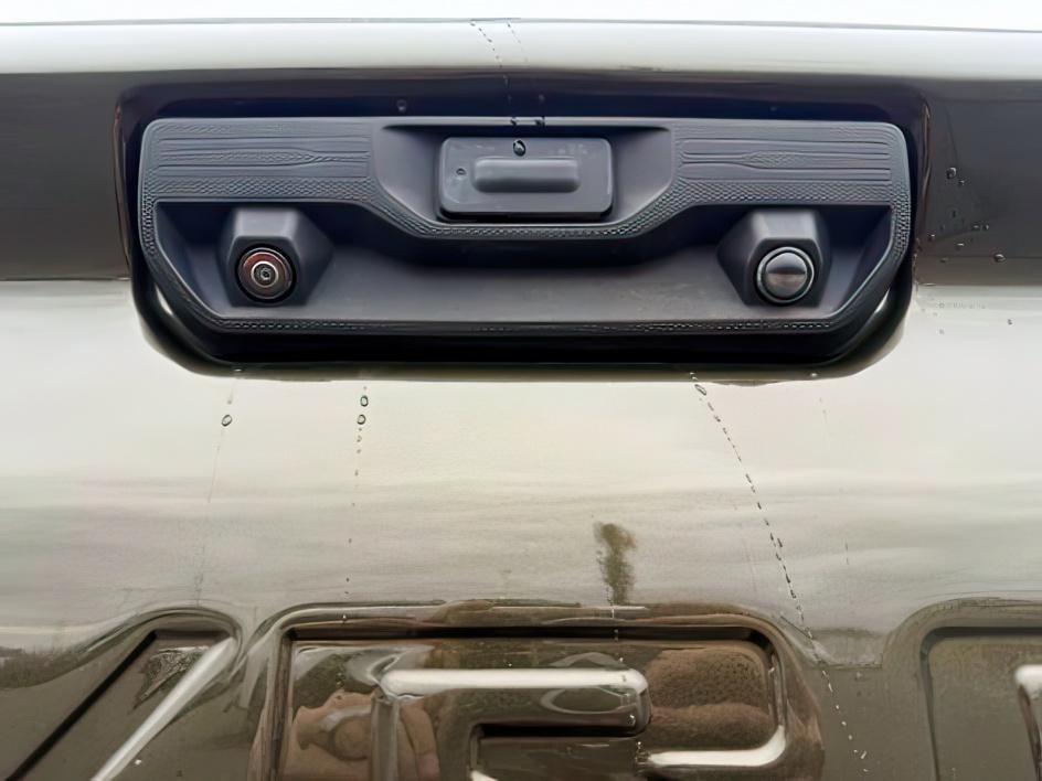 2022 Greenstone Metallic /Jet Black Chevrolet Silverado LTZ (1GC4YUEY1NF) with an V8, 6.6L engine, 10-speed automatic transmission, located at 1175 N Woodruff Ave, Idaho Falls, ID, 83401, 43.506901, -111.999657 - <b>Vehicle Details</b><br>Drive home capability and luxury in this pre-owned 2022 Chevrolet Silverado 3500 LTZ, now available in Idaho Falls, ID. Built for demanding jobs and long hauls, this 4WD heavy-duty pickup is powered by a V8 6.6L Diesel engine that delivers impressive strength, confident tow- Photo#31