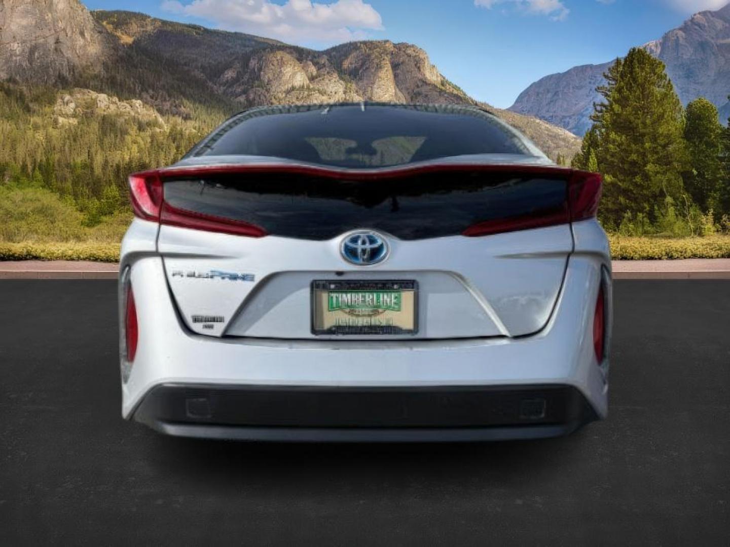 2017 SILVER /Black Toyota Prius Prime (JTDKARFP6H3) with an 18L I-4 DOHC engine, Automatic transmission, located at 1175 N Woodruff Ave, Idaho Falls, ID, 83401, 43.506901, -111.999657 - At Timberline Auto, finding a great deal on your next vehicle is always easy! Our experienced sales staff's goal is to help find you the right vehicle at the right price! Our knowledgeable finance department has options for almost any credit score. We offer extended service contract options to prote - Photo#3