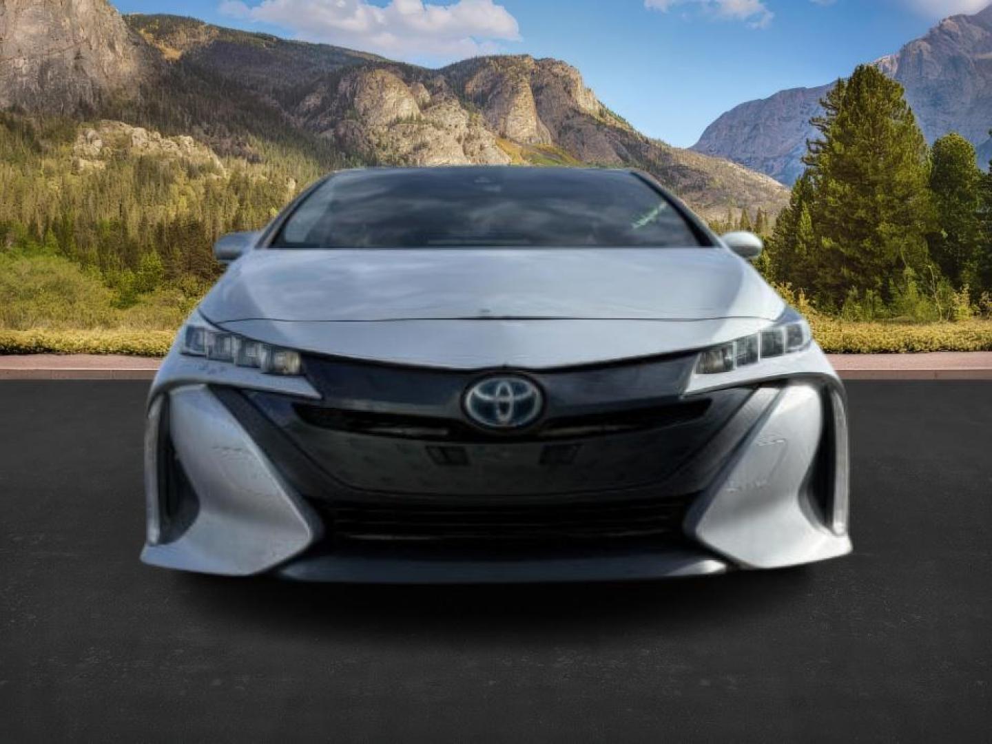 2017 SILVER /Black Toyota Prius Prime (JTDKARFP6H3) with an 18L I-4 DOHC engine, Automatic transmission, located at 1175 N Woodruff Ave, Idaho Falls, ID, 83401, 43.506901, -111.999657 - At Timberline Auto, finding a great deal on your next vehicle is always easy! Our experienced sales staff's goal is to help find you the right vehicle at the right price! Our knowledgeable finance department has options for almost any credit score. We offer extended service contract options to prote - Photo#9