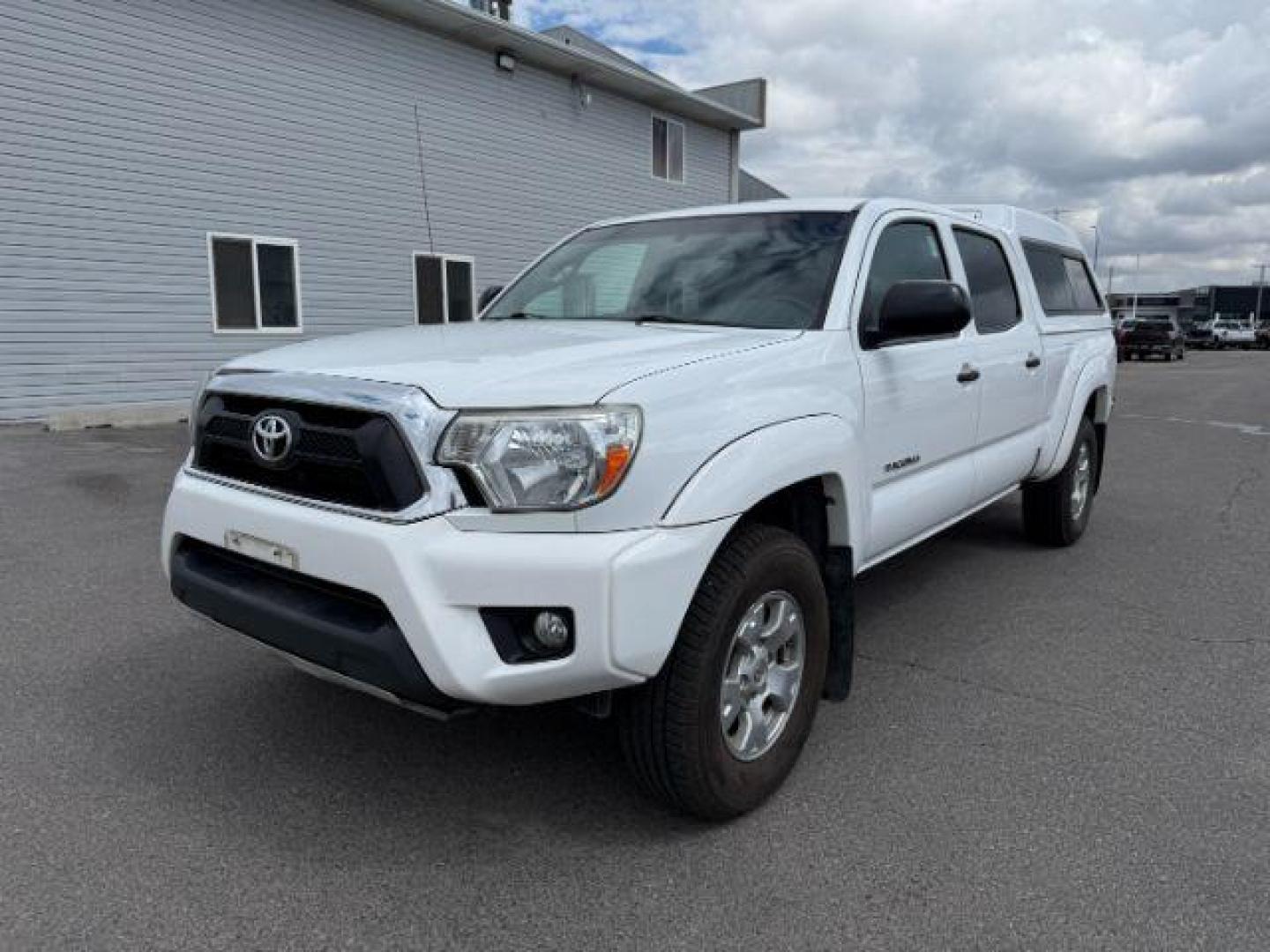2014 Super White /Graphite Toyota Tacoma (3TMMU4FN9EM) with an 4L V-6 DOHC engine, Automatic transmission, located at 1175 N Woodruff Ave, Idaho Falls, ID, 83401, 43.506901, -111.999657 - Photo#20