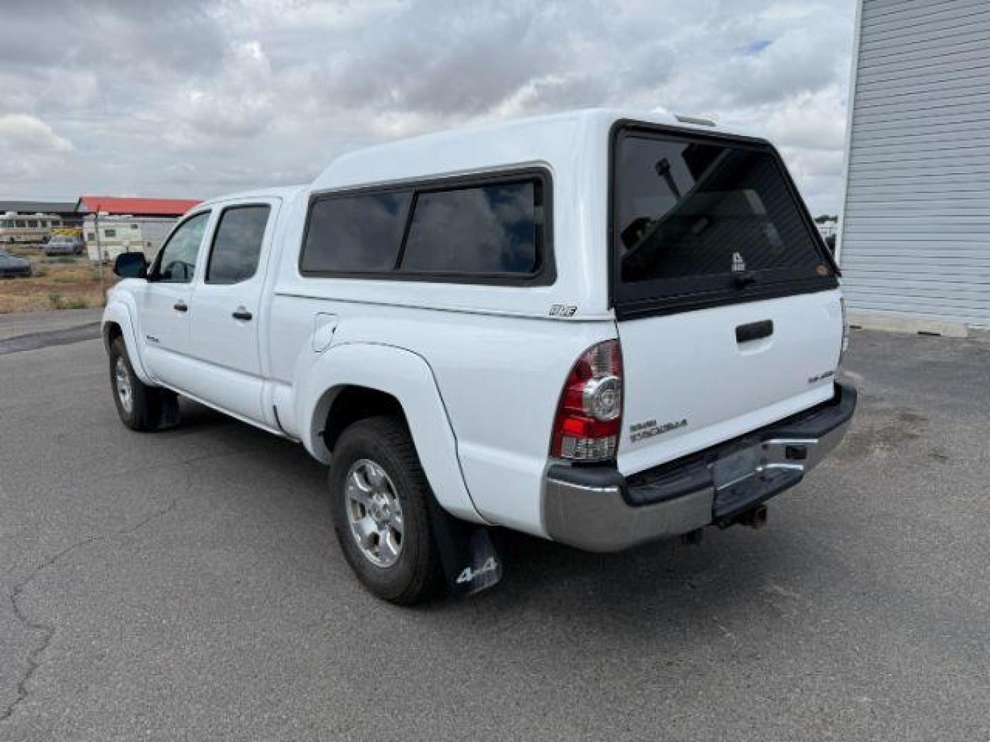 2014 Super White /Graphite Toyota Tacoma (3TMMU4FN9EM) with an 4L V-6 DOHC engine, Automatic transmission, located at 1175 N Woodruff Ave, Idaho Falls, ID, 83401, 43.506901, -111.999657 - Photo#22