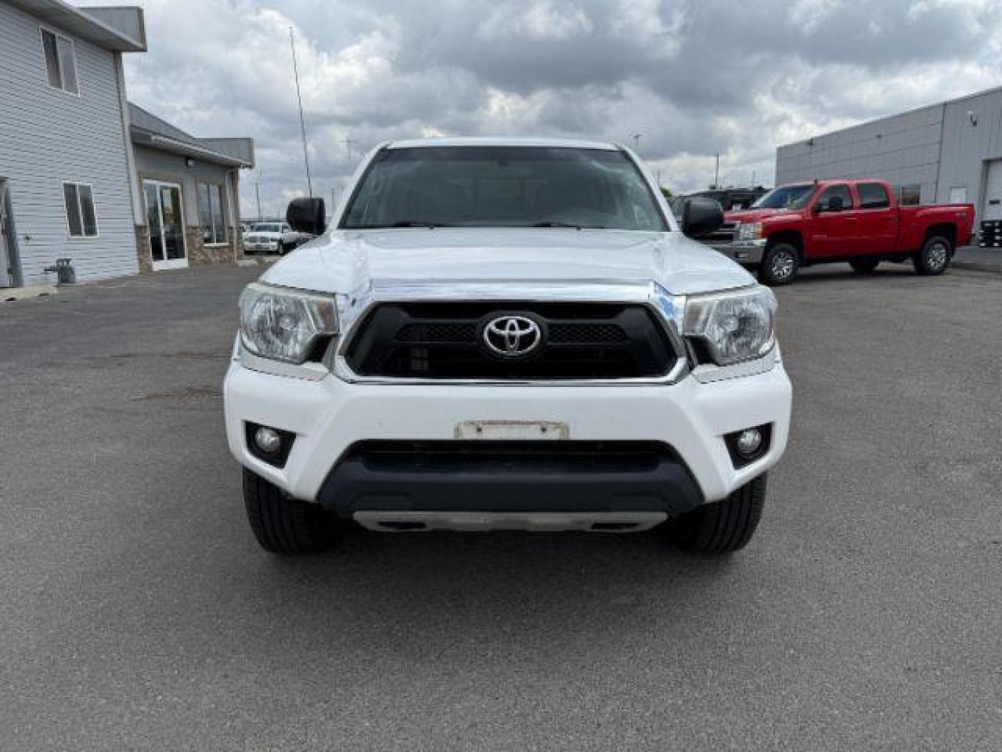 2014 Super White /Graphite Toyota Tacoma (3TMMU4FN9EM) with an 4L V-6 DOHC engine, Automatic transmission, located at 1175 N Woodruff Ave, Idaho Falls, ID, 83401, 43.506901, -111.999657 - Photo#28