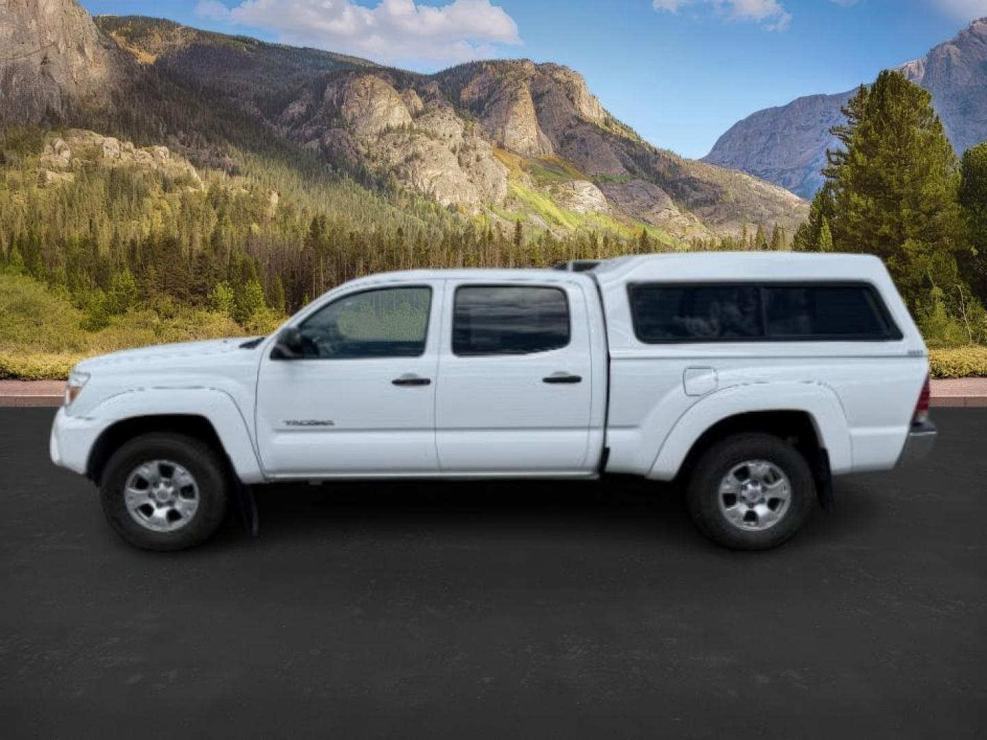 2014 Super White /Graphite Toyota Tacoma (3TMMU4FN9EM) with an 4L V-6 DOHC engine, Automatic transmission, located at 1175 N Woodruff Ave, Idaho Falls, ID, 83401, 43.506901, -111.999657 - Photo#1