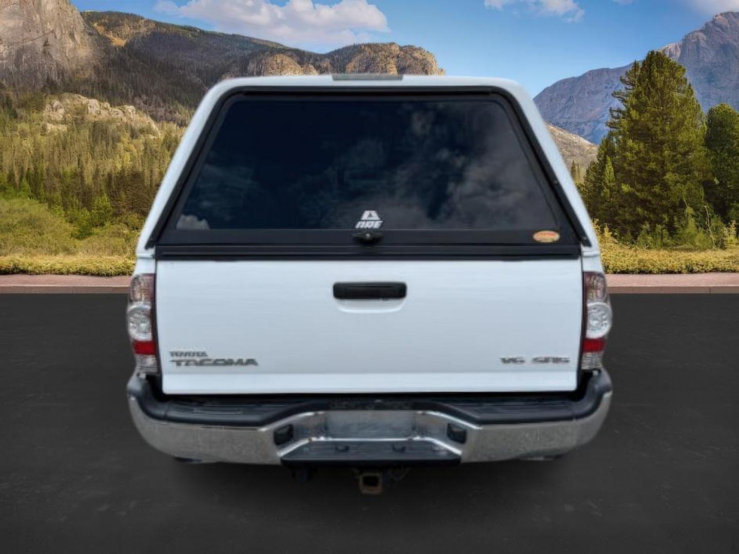 2014 Super White /Graphite Toyota Tacoma (3TMMU4FN9EM) with an 4L V-6 DOHC engine, Automatic transmission, located at 1175 N Woodruff Ave, Idaho Falls, ID, 83401, 43.506901, -111.999657 - Photo#3