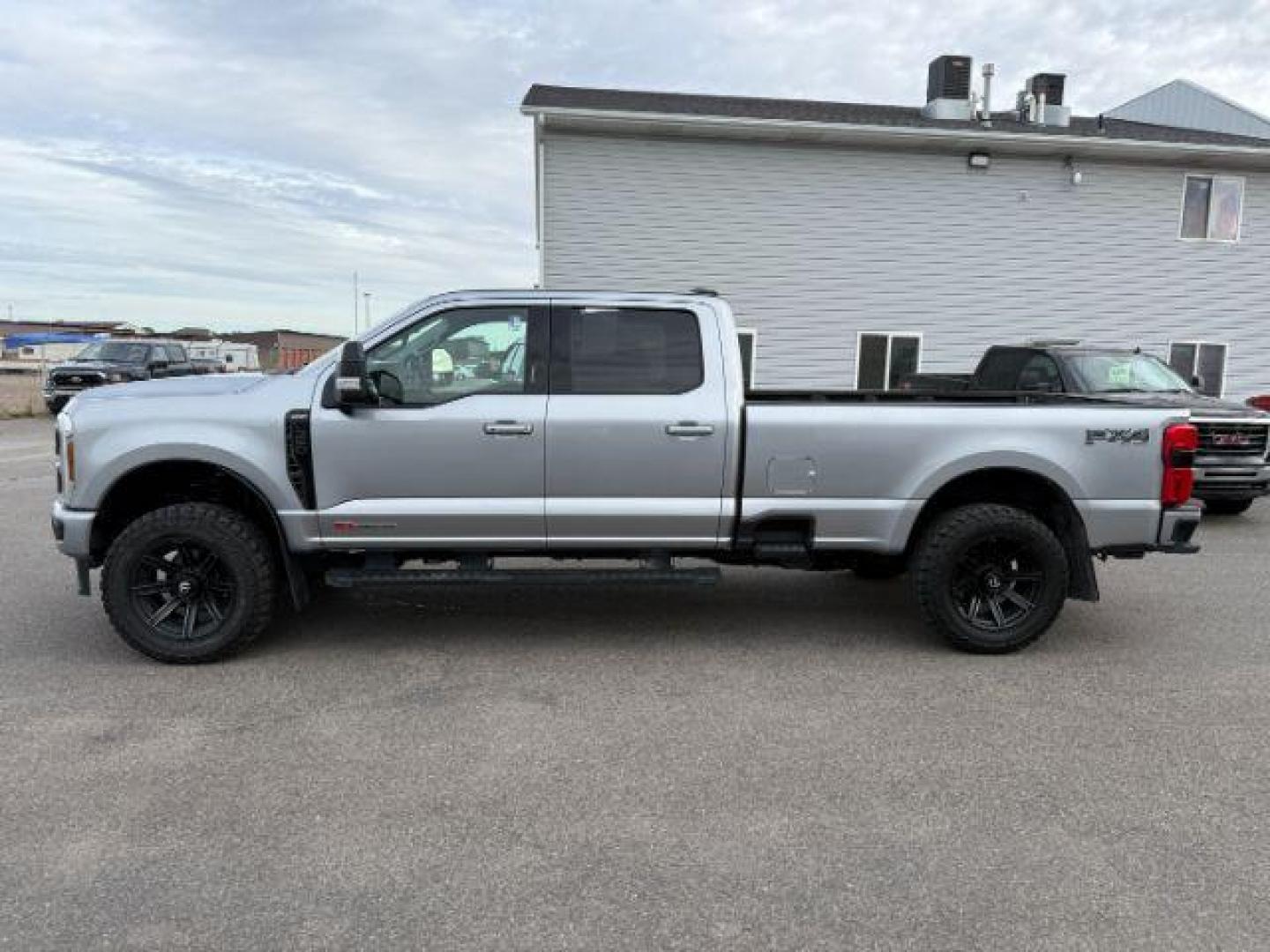 2024 SILVER /Black Onyx Ford F-350 (1FT8W3BM3RE) with an Powerstroke 67L V-8 diesel direct injection engine, Automatic transmission, located at 1175 N Woodruff Ave, Idaho Falls, ID, 83401, 43.506901, -111.999657 - At Timberline Auto, finding a great deal on your next vehicle is always easy! Our experienced sales staff's goal is to help find you the right vehicle at the right price! Our knowledgeable finance department has options for almost any credit score. We offer extended service contract options to prote - Photo#24