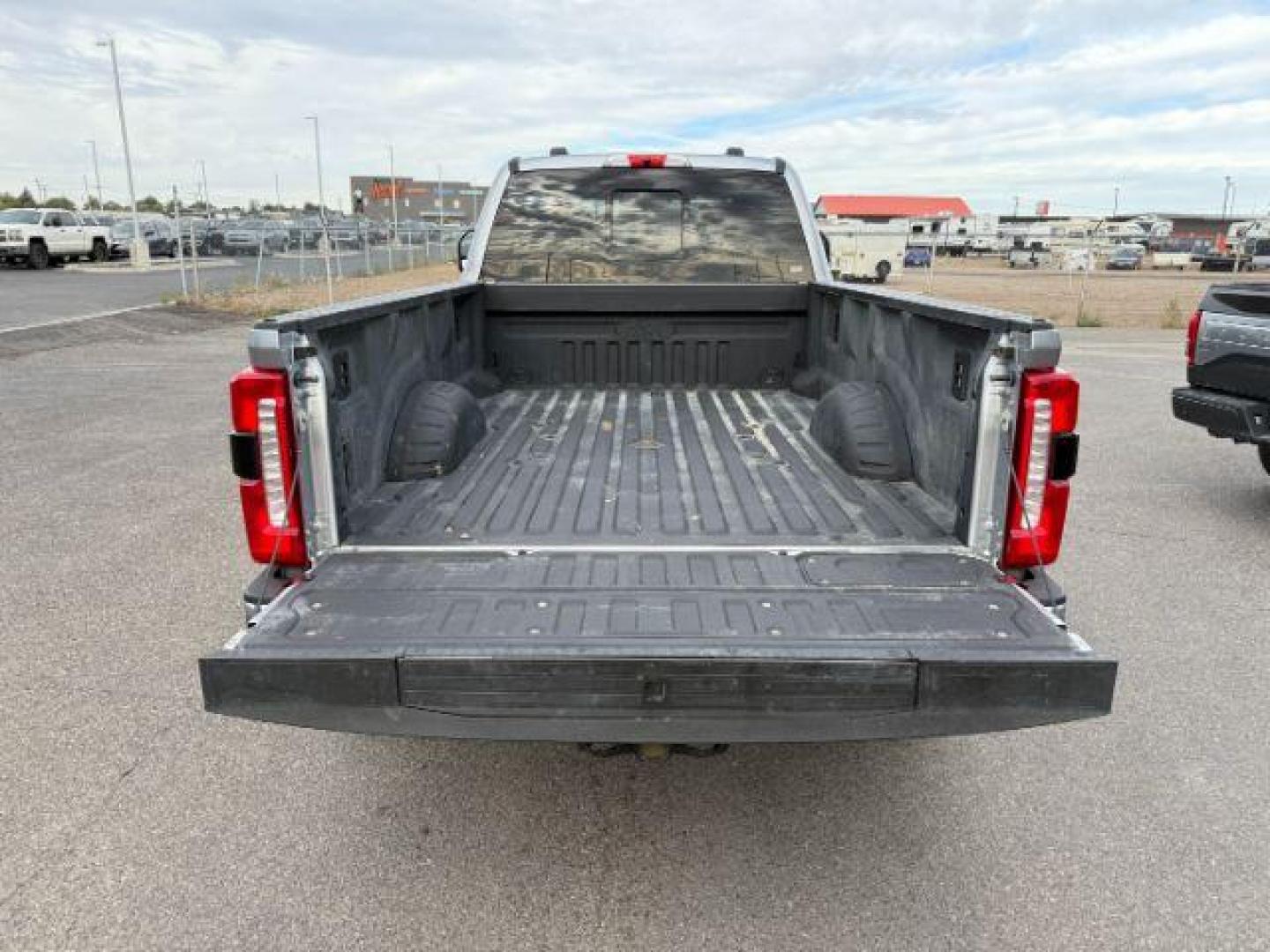 2024 SILVER /Black Onyx Ford F-350 (1FT8W3BM3RE) with an Powerstroke 67L V-8 diesel direct injection engine, Automatic transmission, located at 1175 N Woodruff Ave, Idaho Falls, ID, 83401, 43.506901, -111.999657 - At Timberline Auto, finding a great deal on your next vehicle is always easy! Our experienced sales staff's goal is to help find you the right vehicle at the right price! Our knowledgeable finance department has options for almost any credit score. We offer extended service contract options to prote - Photo#28