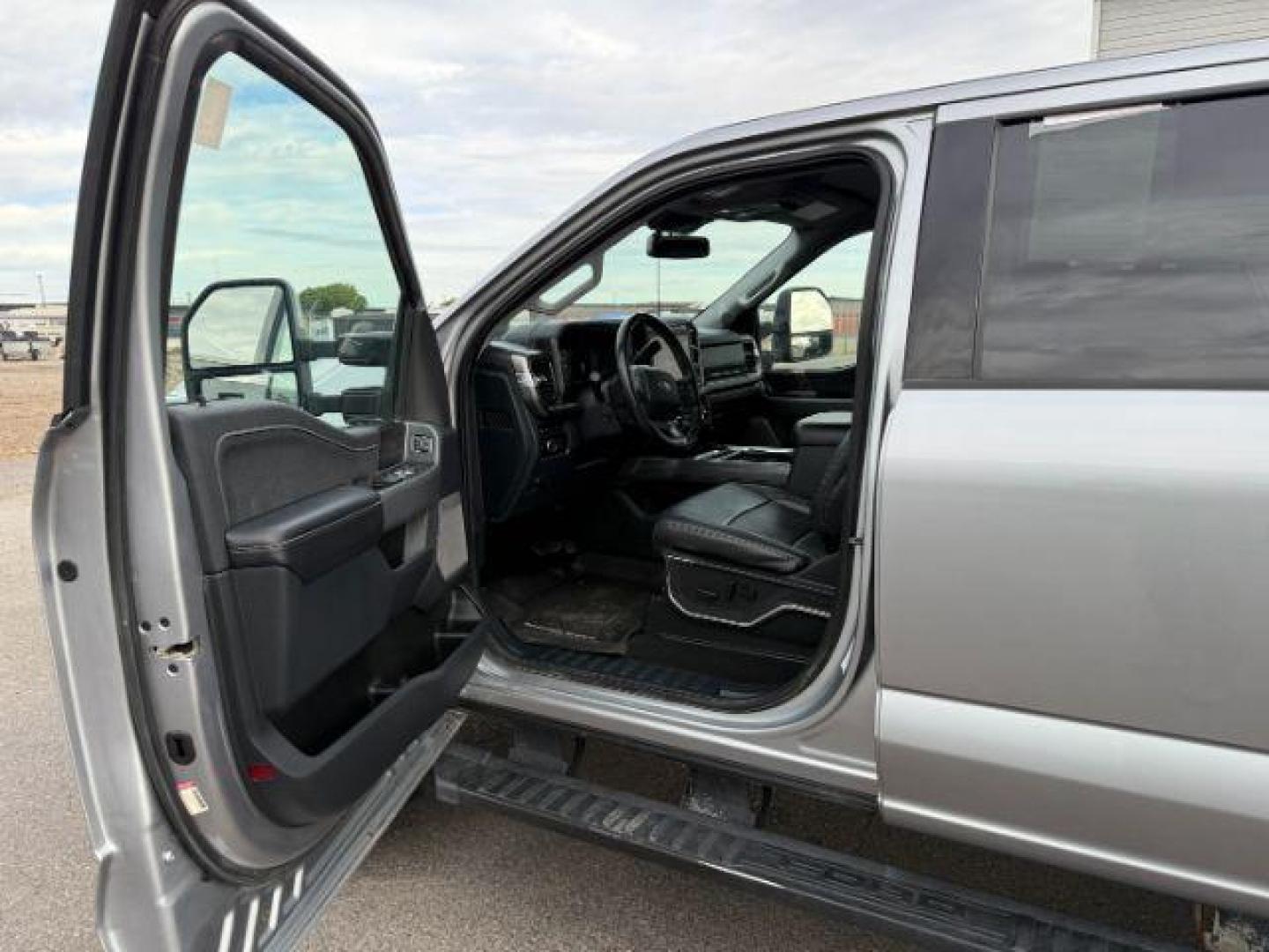 2024 SILVER /Black Onyx Ford F-350 (1FT8W3BM3RE) with an Powerstroke 67L V-8 diesel direct injection engine, Automatic transmission, located at 1175 N Woodruff Ave, Idaho Falls, ID, 83401, 43.506901, -111.999657 - At Timberline Auto, finding a great deal on your next vehicle is always easy! Our experienced sales staff's goal is to help find you the right vehicle at the right price! Our knowledgeable finance department has options for almost any credit score. We offer extended service contract options to prote - Photo#33