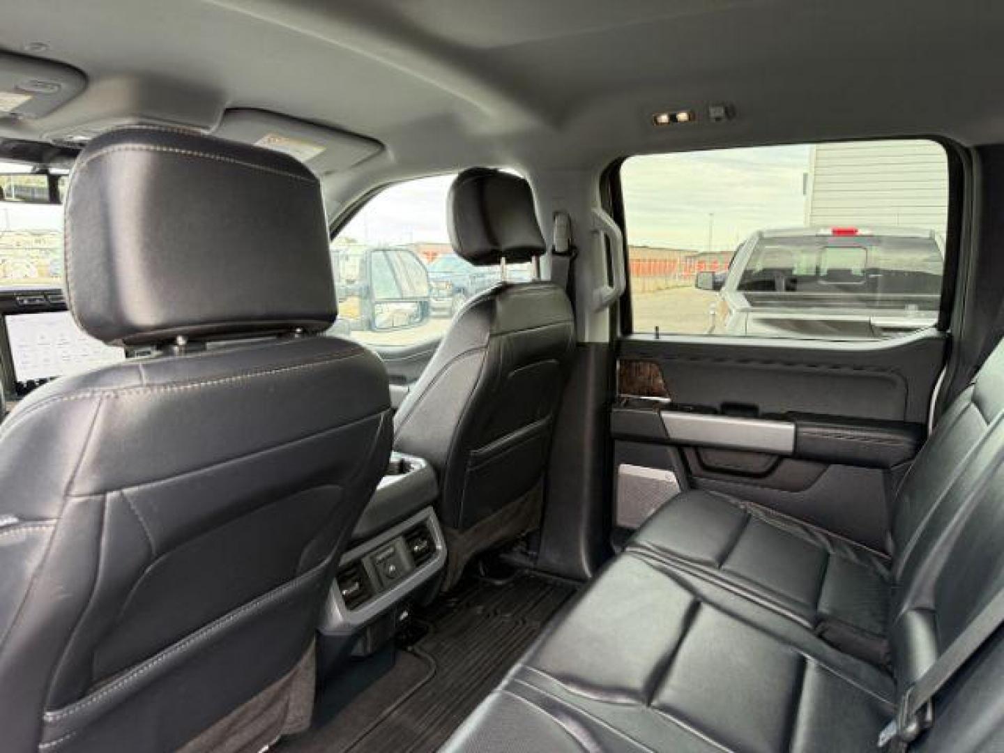 2024 SILVER /Black Onyx Ford F-350 (1FT8W3BM3RE) with an Powerstroke 67L V-8 diesel direct injection engine, Automatic transmission, located at 1175 N Woodruff Ave, Idaho Falls, ID, 83401, 43.506901, -111.999657 - At Timberline Auto, finding a great deal on your next vehicle is always easy! Our experienced sales staff's goal is to help find you the right vehicle at the right price! Our knowledgeable finance department has options for almost any credit score. We offer extended service contract options to prote - Photo#45