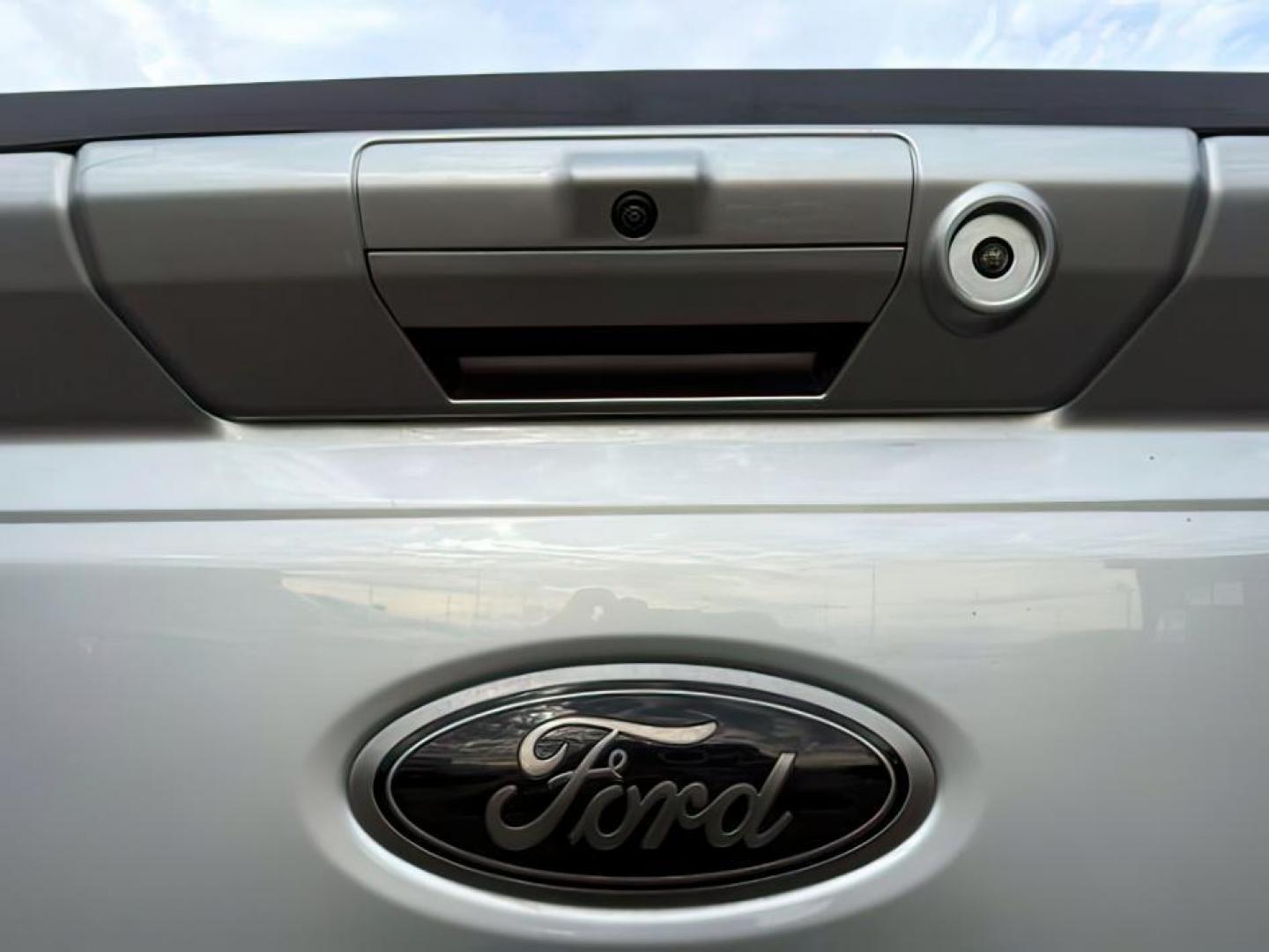 2024 SILVER /Black Onyx Ford F-350 (1FT8W3BM3RE) with an Powerstroke 67L V-8 diesel direct injection engine, Automatic transmission, located at 1175 N Woodruff Ave, Idaho Falls, ID, 83401, 43.506901, -111.999657 - At Timberline Auto, finding a great deal on your next vehicle is always easy! Our experienced sales staff's goal is to help find you the right vehicle at the right price! Our knowledgeable finance department has options for almost any credit score. We offer extended service contract options to prote - Photo#4