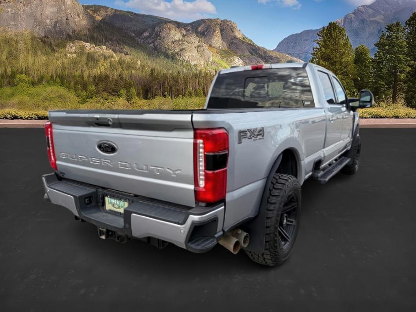2024 SILVER /Black Onyx Ford F-350 (1FT8W3BM3RE) with an Powerstroke 67L V-8 diesel direct injection engine, Automatic transmission, located at 1175 N Woodruff Ave, Idaho Falls, ID, 83401, 43.506901, -111.999657 - At Timberline Auto, finding a great deal on your next vehicle is always easy! Our experienced sales staff's goal is to help find you the right vehicle at the right price! Our knowledgeable finance department has options for almost any credit score. We offer extended service contract options to prote - Photo#6