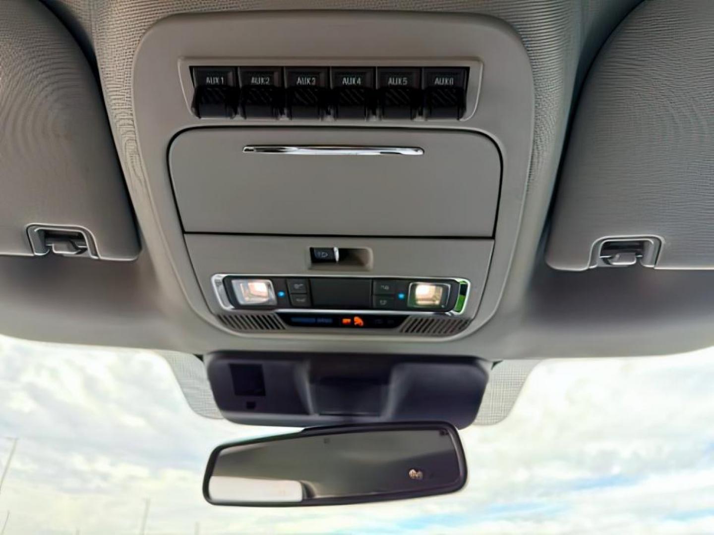 2024 SILVER /Black Onyx Ford F-350 (1FT8W3BM3RE) with an Powerstroke 67L V-8 diesel direct injection engine, Automatic transmission, located at 1175 N Woodruff Ave, Idaho Falls, ID, 83401, 43.506901, -111.999657 - At Timberline Auto, finding a great deal on your next vehicle is always easy! Our experienced sales staff's goal is to help find you the right vehicle at the right price! Our knowledgeable finance department has options for almost any credit score. We offer extended service contract options to prote - Photo#16