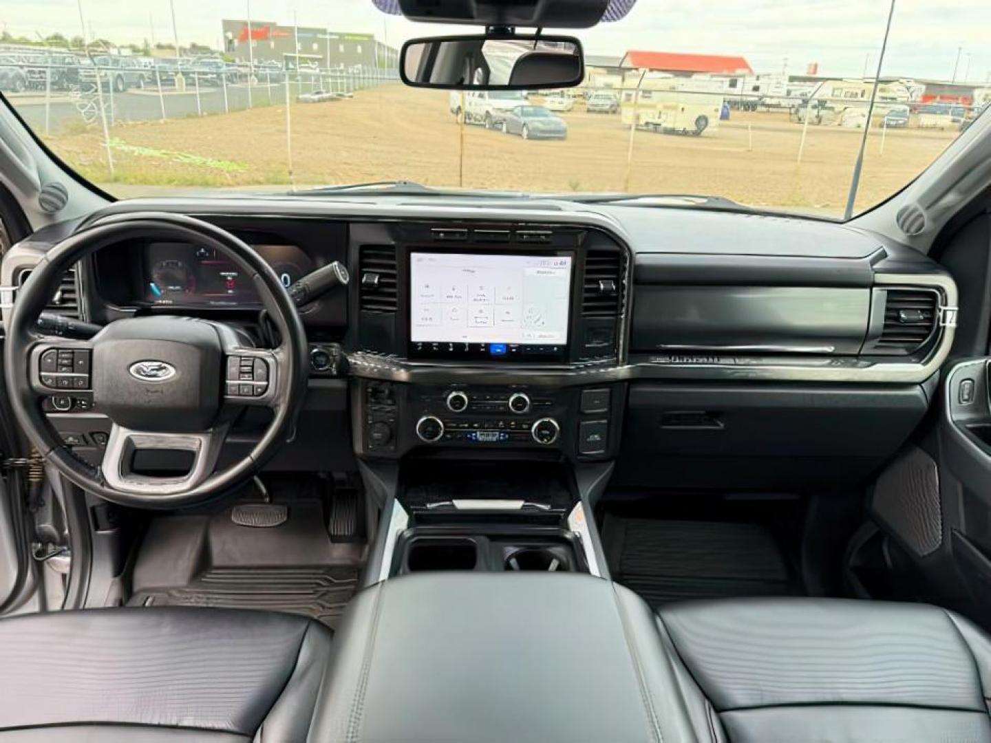 2024 SILVER /Black Onyx Ford F-350 (1FT8W3BM3RE) with an Powerstroke 67L V-8 diesel direct injection engine, Automatic transmission, located at 1175 N Woodruff Ave, Idaho Falls, ID, 83401, 43.506901, -111.999657 - At Timberline Auto, finding a great deal on your next vehicle is always easy! Our experienced sales staff's goal is to help find you the right vehicle at the right price! Our knowledgeable finance department has options for almost any credit score. We offer extended service contract options to prote - Photo#20