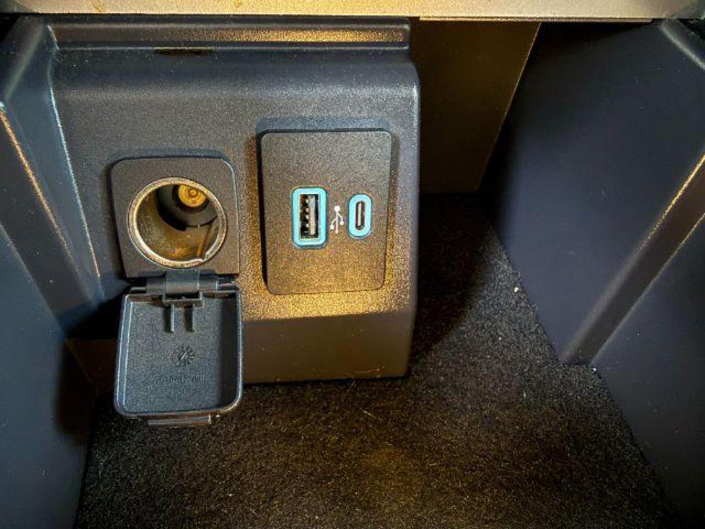 2021 Agate Black Metallic /Ebony Ford Explorer (1FM5K8HC4MG) with an 33L V-6 portdirect injection engine, Automatic transmission, located at 1175 N Woodruff Ave, Idaho Falls, ID, 83401, 43.506901, -111.999657 - At Timberline Auto, finding a great deal on your next vehicle is always easy! Our experienced sales staff's goal is to help find you the right vehicle at the right price! Our knowledgeable finance department has options for almost any credit score. We offer extended service contract options to prote - Photo#46