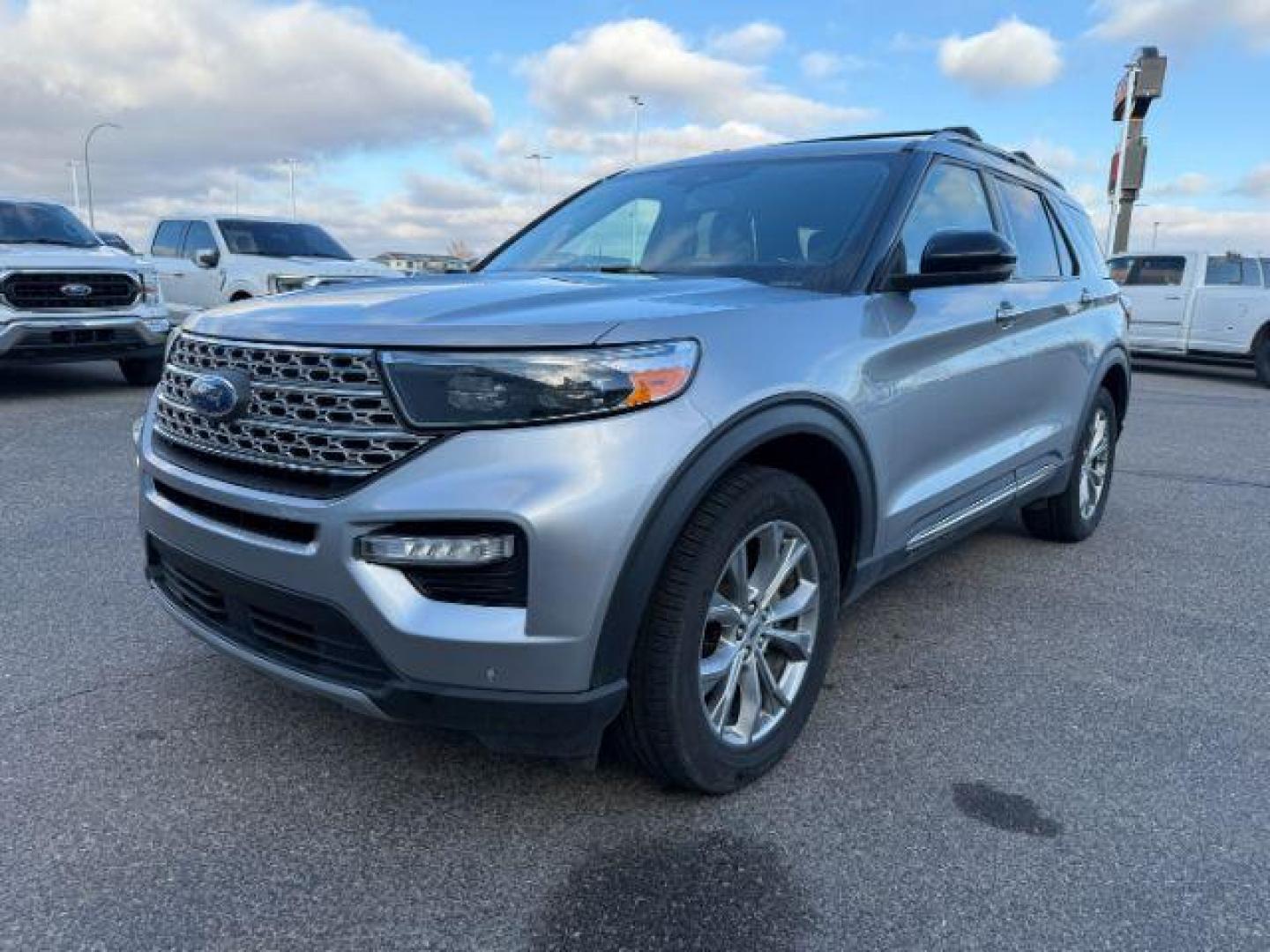 2022 Iconic Silver Metallic /Ebony Ford Explorer (1FMSK8FH6NG) with an 33L V-6 portdirect injection engine, Automatic transmission, located at 1175 N Woodruff Ave, Idaho Falls, ID, 83401, 43.506901, -111.999657 - At Timberline Auto, finding a great deal on your next vehicle is always easy! Our experienced sales staff's goal is to help find you the right vehicle at the right price! Our knowledgeable finance department has options for almost any credit score. We offer extended service contract options to prote - Photo#27