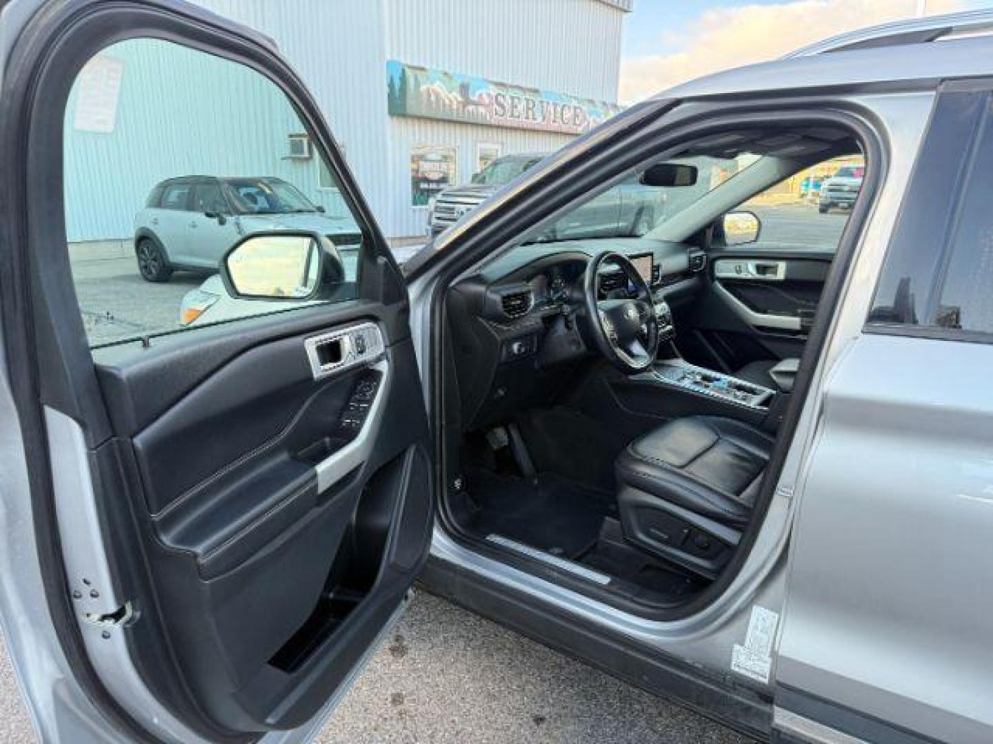 2022 Iconic Silver Metallic /Ebony Ford Explorer (1FMSK8FH6NG) with an 33L V-6 portdirect injection engine, Automatic transmission, located at 1175 N Woodruff Ave, Idaho Falls, ID, 83401, 43.506901, -111.999657 - At Timberline Auto, finding a great deal on your next vehicle is always easy! Our experienced sales staff's goal is to help find you the right vehicle at the right price! Our knowledgeable finance department has options for almost any credit score. We offer extended service contract options to prote - Photo#40