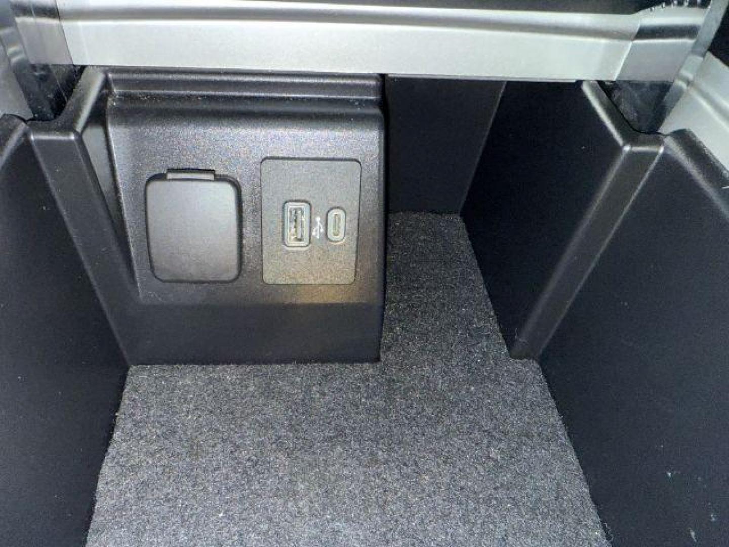 2022 Iconic Silver Metallic /Ebony Ford Explorer (1FMSK8FH6NG) with an 33L V-6 portdirect injection engine, Automatic transmission, located at 1175 N Woodruff Ave, Idaho Falls, ID, 83401, 43.506901, -111.999657 - At Timberline Auto, finding a great deal on your next vehicle is always easy! Our experienced sales staff's goal is to help find you the right vehicle at the right price! Our knowledgeable finance department has options for almost any credit score. We offer extended service contract options to prote - Photo#46