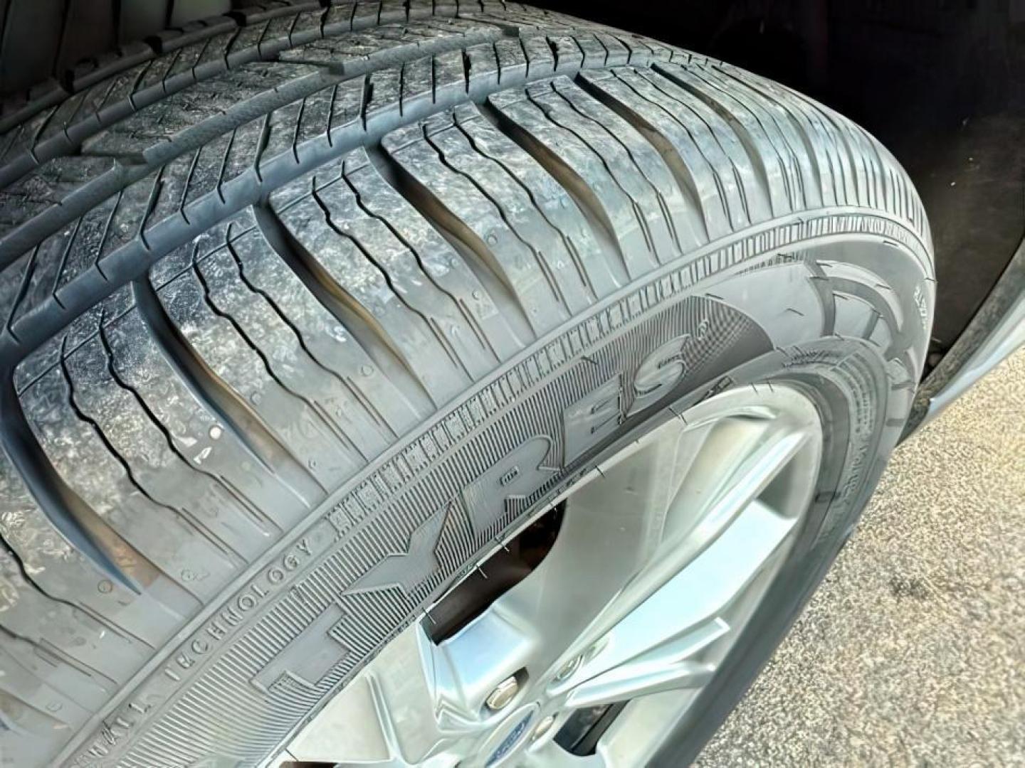 2022 Iconic Silver Metallic /Ebony Ford Explorer (1FMSK8FH6NG) with an 33L V-6 portdirect injection engine, Automatic transmission, located at 1175 N Woodruff Ave, Idaho Falls, ID, 83401, 43.506901, -111.999657 - At Timberline Auto, finding a great deal on your next vehicle is always easy! Our experienced sales staff's goal is to help find you the right vehicle at the right price! Our knowledgeable finance department has options for almost any credit score. We offer extended service contract options to prote - Photo#12