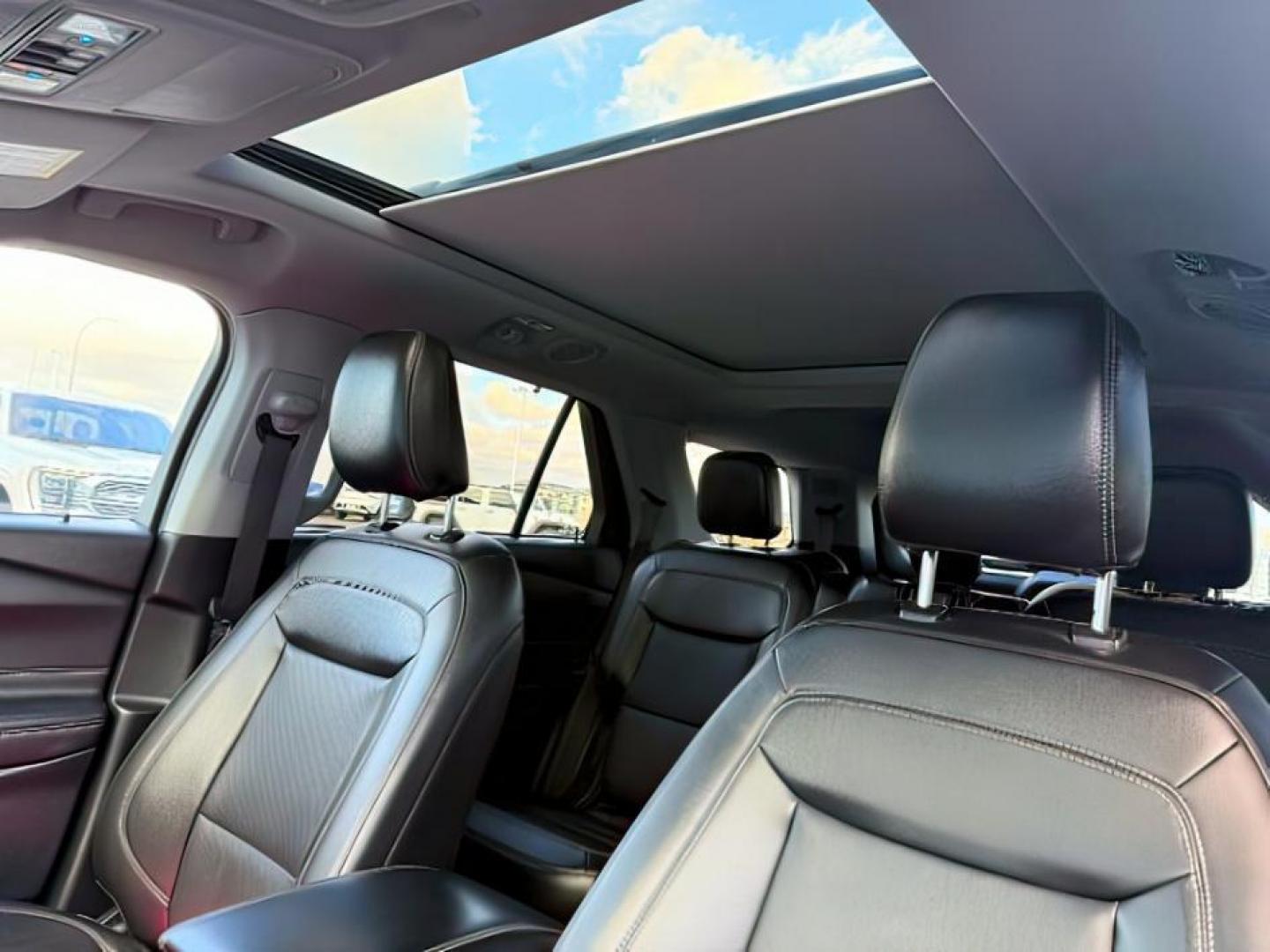 2022 Iconic Silver Metallic /Ebony Ford Explorer (1FMSK8FH6NG) with an 33L V-6 portdirect injection engine, Automatic transmission, located at 1175 N Woodruff Ave, Idaho Falls, ID, 83401, 43.506901, -111.999657 - At Timberline Auto, finding a great deal on your next vehicle is always easy! Our experienced sales staff's goal is to help find you the right vehicle at the right price! Our knowledgeable finance department has options for almost any credit score. We offer extended service contract options to prote - Photo#22