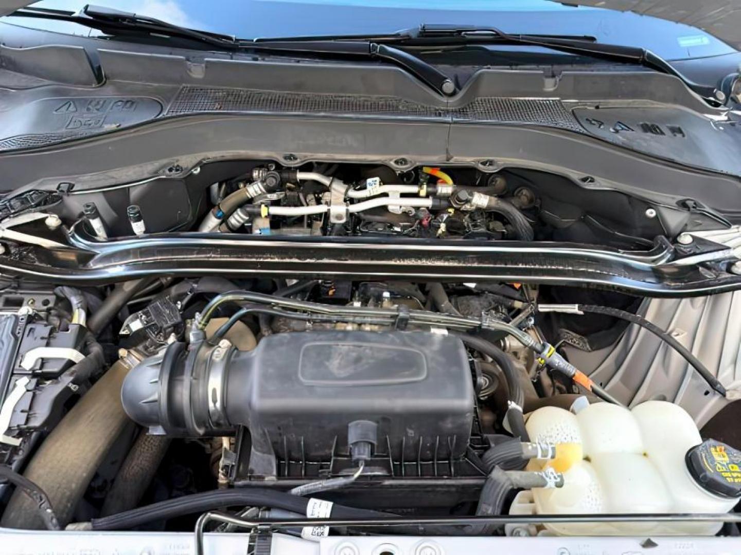 2022 Iconic Silver Metallic /Ebony Ford Explorer (1FMSK8FH6NG) with an 33L V-6 portdirect injection engine, Automatic transmission, located at 1175 N Woodruff Ave, Idaho Falls, ID, 83401, 43.506901, -111.999657 - At Timberline Auto, finding a great deal on your next vehicle is always easy! Our experienced sales staff's goal is to help find you the right vehicle at the right price! Our knowledgeable finance department has options for almost any credit score. We offer extended service contract options to prote - Photo#26