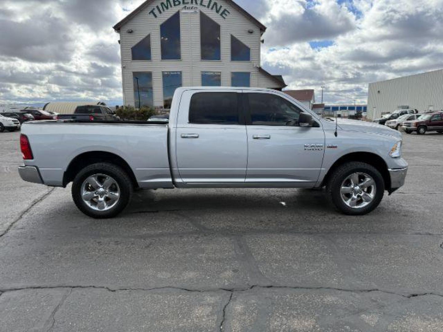 2018 SILVER /CLOTH Ram 1500 BIG HORN (1C6RR7TT6JS) with an 5.7 V8 engine, AUTOMATIC transmission, located at 1235 N Woodruff Ave., Idaho Falls, 83401, (208) 523-1053, 43.507172, -112.000488 - At Timberline Auto, finding a great deal on your next vehicle is always easy! Our experienced sales staff's goal is to help find you the right vehicle at the right price! Our knowledgeable finance department has options for almost any credit score. We offer extended service contract options to prote - Photo#30