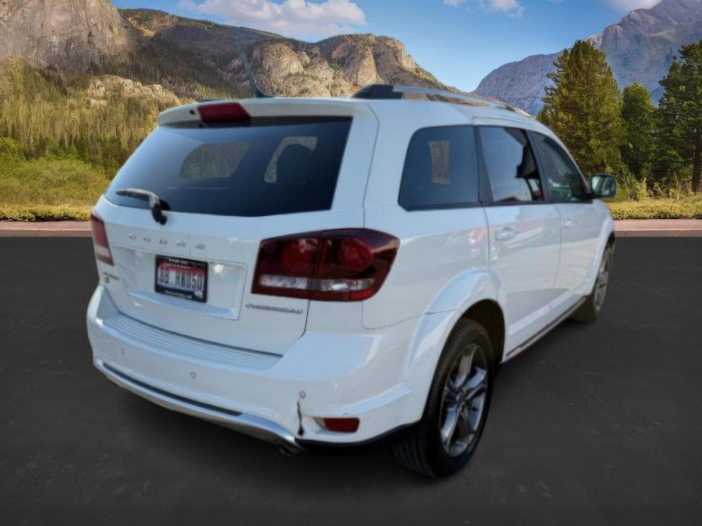 2018 Vice White /Black Dodge Journey (3C4PDDGG0JT) with an Pentastar 36L V-6 DOHC engine, Automatic transmission, located at 1175 N Woodruff Ave, Idaho Falls, ID, 83401, 43.506901, -111.999657 - At Timberline Auto, finding a great deal on your next vehicle is always easy! Our experienced sales staff's goal is to help find you the right vehicle at the right price! Our knowledgeable finance department has options for almost any credit score. We offer extended service contract options to prote - Photo#5