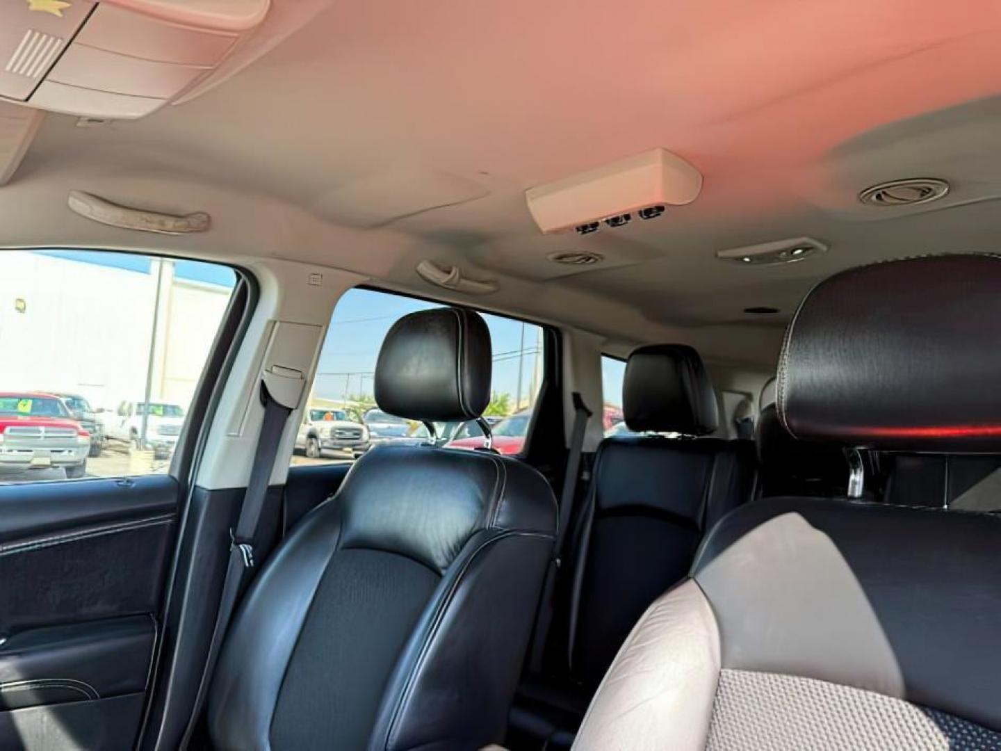 2018 Vice White /Black Dodge Journey (3C4PDDGG0JT) with an Pentastar 36L V-6 DOHC engine, Automatic transmission, located at 1175 N Woodruff Ave, Idaho Falls, ID, 83401, 43.506901, -111.999657 - At Timberline Auto, finding a great deal on your next vehicle is always easy! Our experienced sales staff's goal is to help find you the right vehicle at the right price! Our knowledgeable finance department has options for almost any credit score. We offer extended service contract options to prote - Photo#15