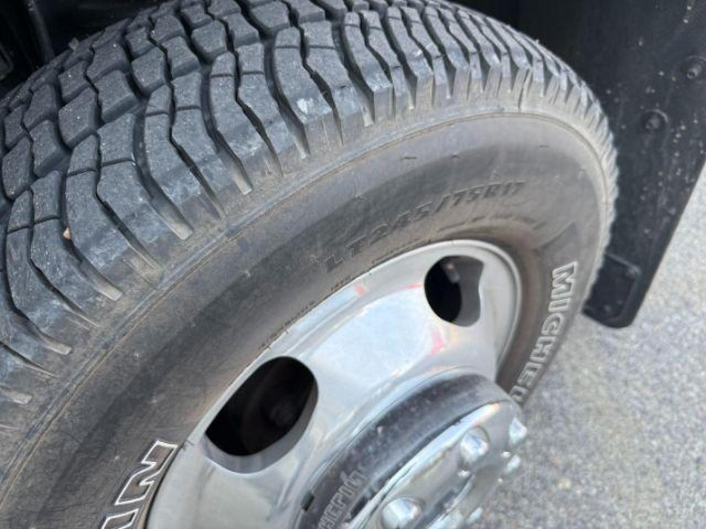 2013 BLUE /CLOTH Ford F-350 (1FT8W3DT0DE) with an Powerstroke 67L V-8 diesel direct injection engine, Automatic transmission, located at 1175 N Woodruff Ave, Idaho Falls, ID, 83401, 43.506901, -111.999657 - At Timberline Auto, finding a great deal on your next vehicle is always easy! Our experienced sales staff's goal is to help find you the right vehicle at the right price! Our knowledgeable finance department has options for almost any credit score. We offer extended service contract options to prote - Photo#27