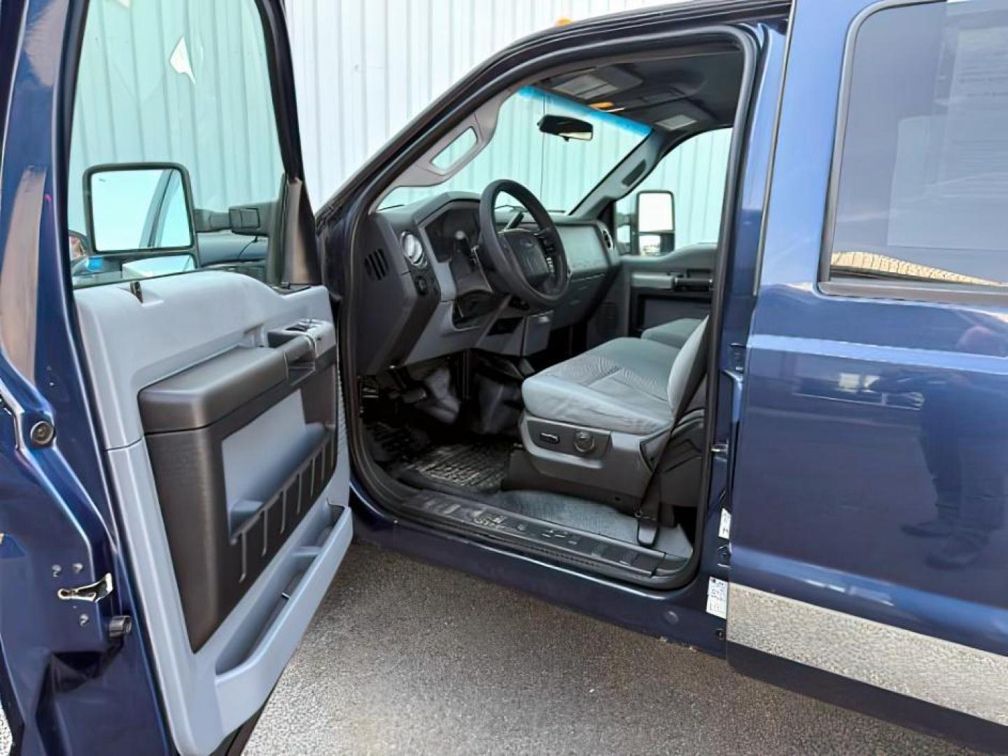 2013 BLUE /CLOTH Ford F-350 (1FT8W3DT0DE) with an Powerstroke 67L V-8 diesel direct injection engine, Automatic transmission, located at 1175 N Woodruff Ave, Idaho Falls, ID, 83401, 43.506901, -111.999657 - At Timberline Auto, finding a great deal on your next vehicle is always easy! Our experienced sales staff's goal is to help find you the right vehicle at the right price! Our knowledgeable finance department has options for almost any credit score. We offer extended service contract options to prote - Photo#9