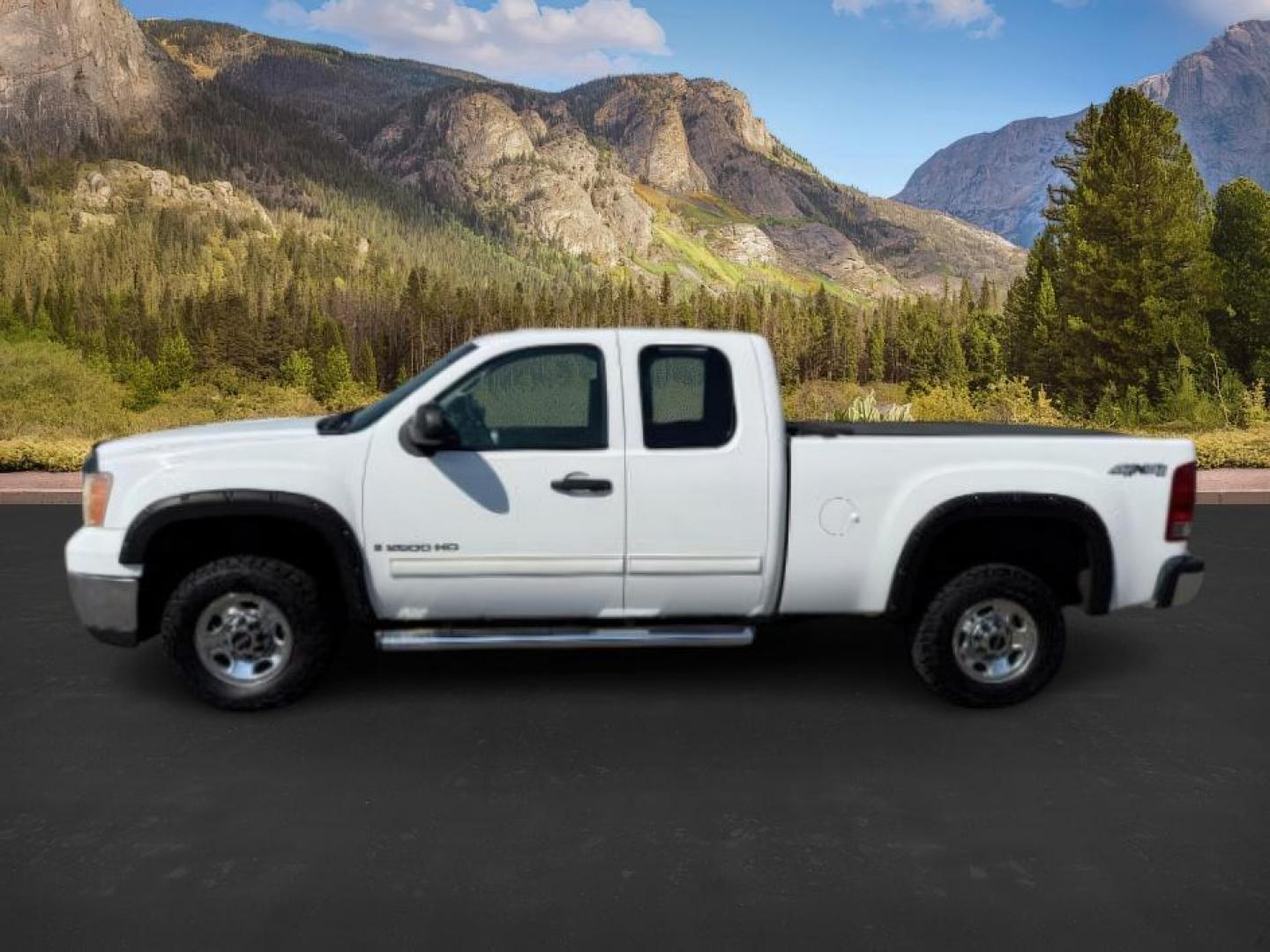 2009 Summit White /Dark Titanium GMC Sierra 2500HD (1GTHK49K19E) with an Vortec 6L V-8 variable valve control engine, Automatic transmission, located at 1175 N Woodruff Ave, Idaho Falls, ID, 83401, 43.506901, -111.999657 - At Timberline Auto, finding a great deal on your next vehicle is always easy! Our experienced sales staff's goal is to help find you the right vehicle at the right price! Our knowledgeable finance department has options for almost any credit score. We offer extended service contract options to prote - Photo#0