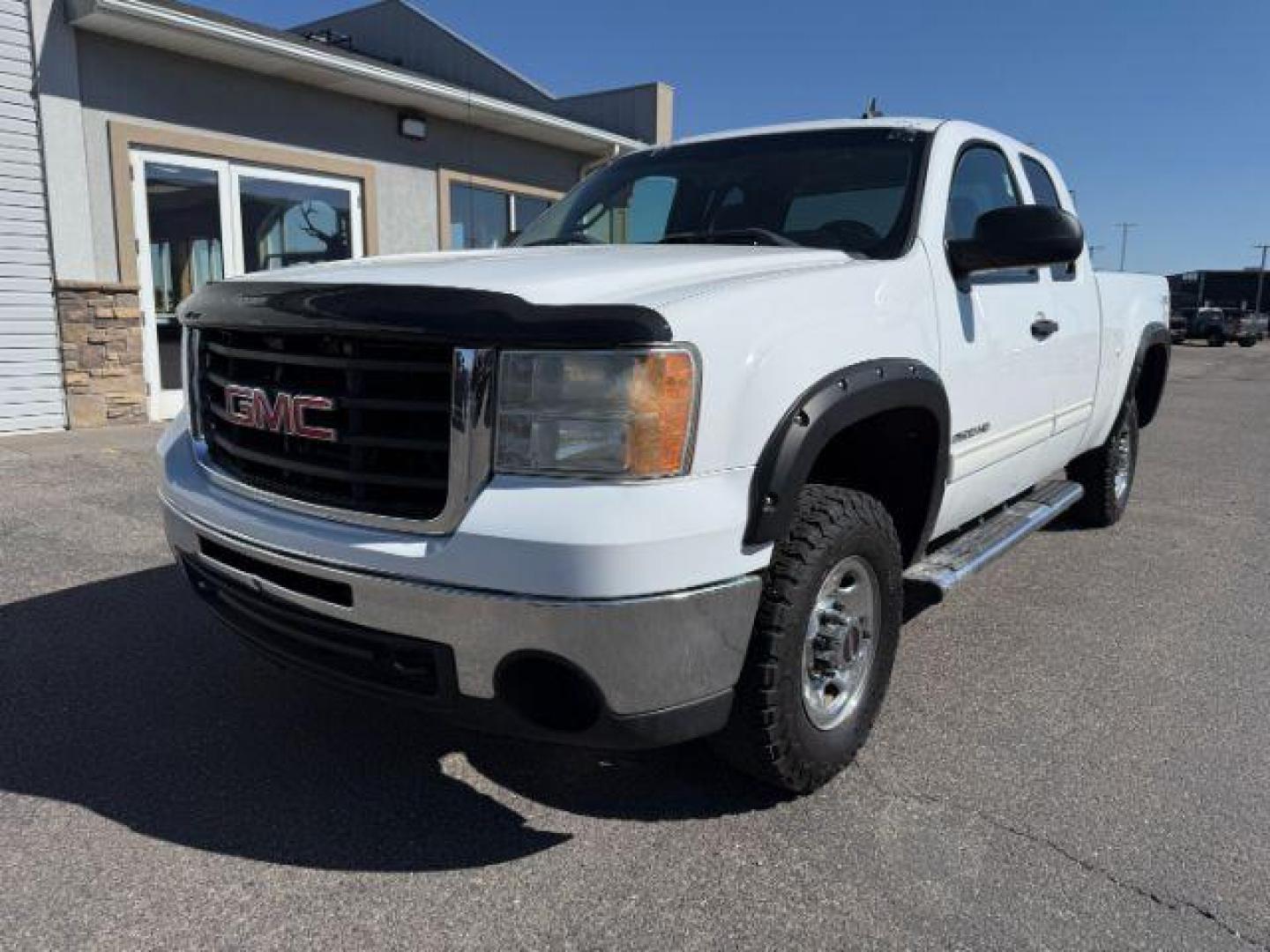 2009 Summit White /Dark Titanium GMC Sierra 2500HD (1GTHK49K19E) with an Vortec 6L V-8 variable valve control engine, Automatic transmission, located at 1175 N Woodruff Ave, Idaho Falls, ID, 83401, 43.506901, -111.999657 - At Timberline Auto, finding a great deal on your next vehicle is always easy! Our experienced sales staff's goal is to help find you the right vehicle at the right price! Our knowledgeable finance department has options for almost any credit score. We offer extended service contract options to prote - Photo#20
