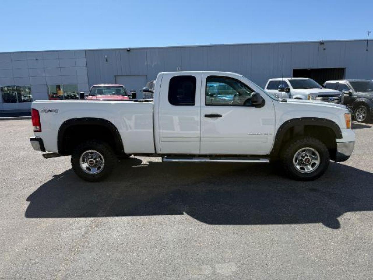 2009 Summit White /Dark Titanium GMC Sierra 2500HD (1GTHK49K19E) with an Vortec 6L V-8 variable valve control engine, Automatic transmission, located at 1175 N Woodruff Ave, Idaho Falls, ID, 83401, 43.506901, -111.999657 - At Timberline Auto, finding a great deal on your next vehicle is always easy! Our experienced sales staff's goal is to help find you the right vehicle at the right price! Our knowledgeable finance department has options for almost any credit score. We offer extended service contract options to prote - Photo#24