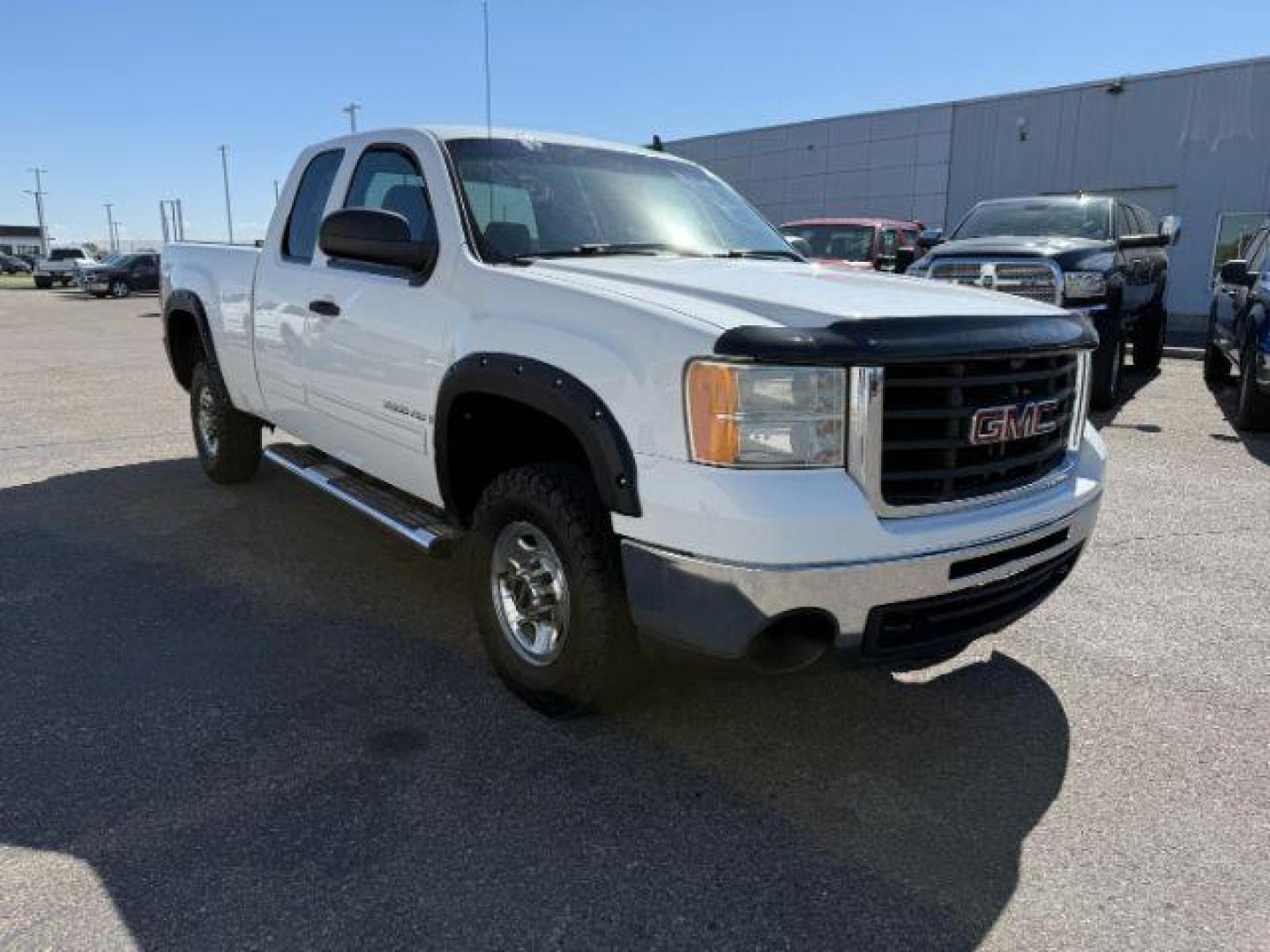 2009 Summit White /Dark Titanium GMC Sierra 2500HD (1GTHK49K19E) with an Vortec 6L V-8 variable valve control engine, Automatic transmission, located at 1175 N Woodruff Ave, Idaho Falls, ID, 83401, 43.506901, -111.999657 - At Timberline Auto, finding a great deal on your next vehicle is always easy! Our experienced sales staff's goal is to help find you the right vehicle at the right price! Our knowledgeable finance department has options for almost any credit score. We offer extended service contract options to prote - Photo#25