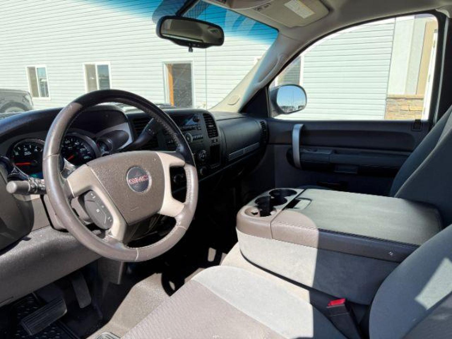 2009 Summit White /Dark Titanium GMC Sierra 2500HD (1GTHK49K19E) with an Vortec 6L V-8 variable valve control engine, Automatic transmission, located at 1175 N Woodruff Ave, Idaho Falls, ID, 83401, 43.506901, -111.999657 - At Timberline Auto, finding a great deal on your next vehicle is always easy! Our experienced sales staff's goal is to help find you the right vehicle at the right price! Our knowledgeable finance department has options for almost any credit score. We offer extended service contract options to prote - Photo#30