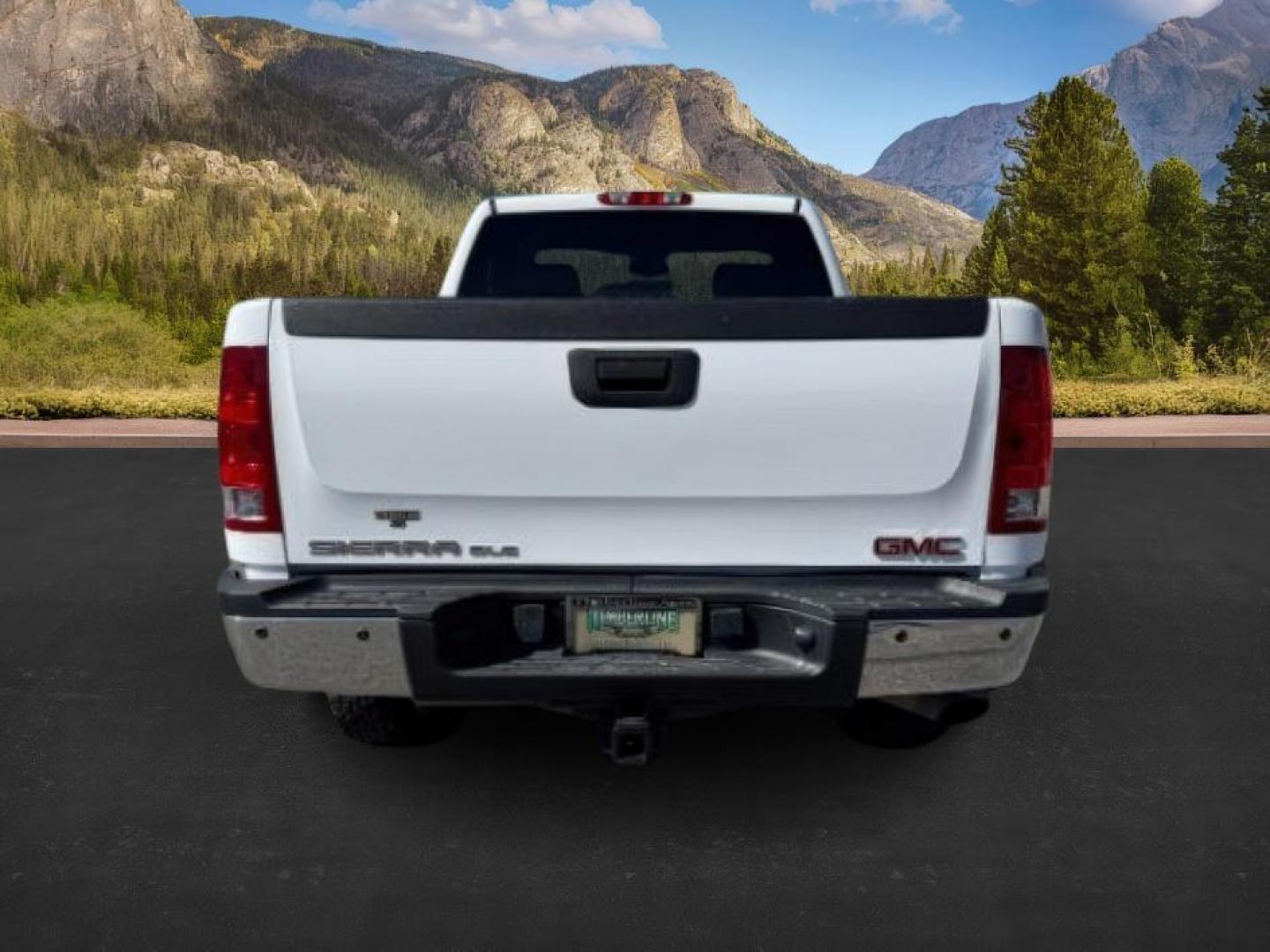 2009 Summit White /Dark Titanium GMC Sierra 2500HD (1GTHK49K19E) with an Vortec 6L V-8 variable valve control engine, Automatic transmission, located at 1175 N Woodruff Ave, Idaho Falls, ID, 83401, 43.506901, -111.999657 - At Timberline Auto, finding a great deal on your next vehicle is always easy! Our experienced sales staff's goal is to help find you the right vehicle at the right price! Our knowledgeable finance department has options for almost any credit score. We offer extended service contract options to prote - Photo#2