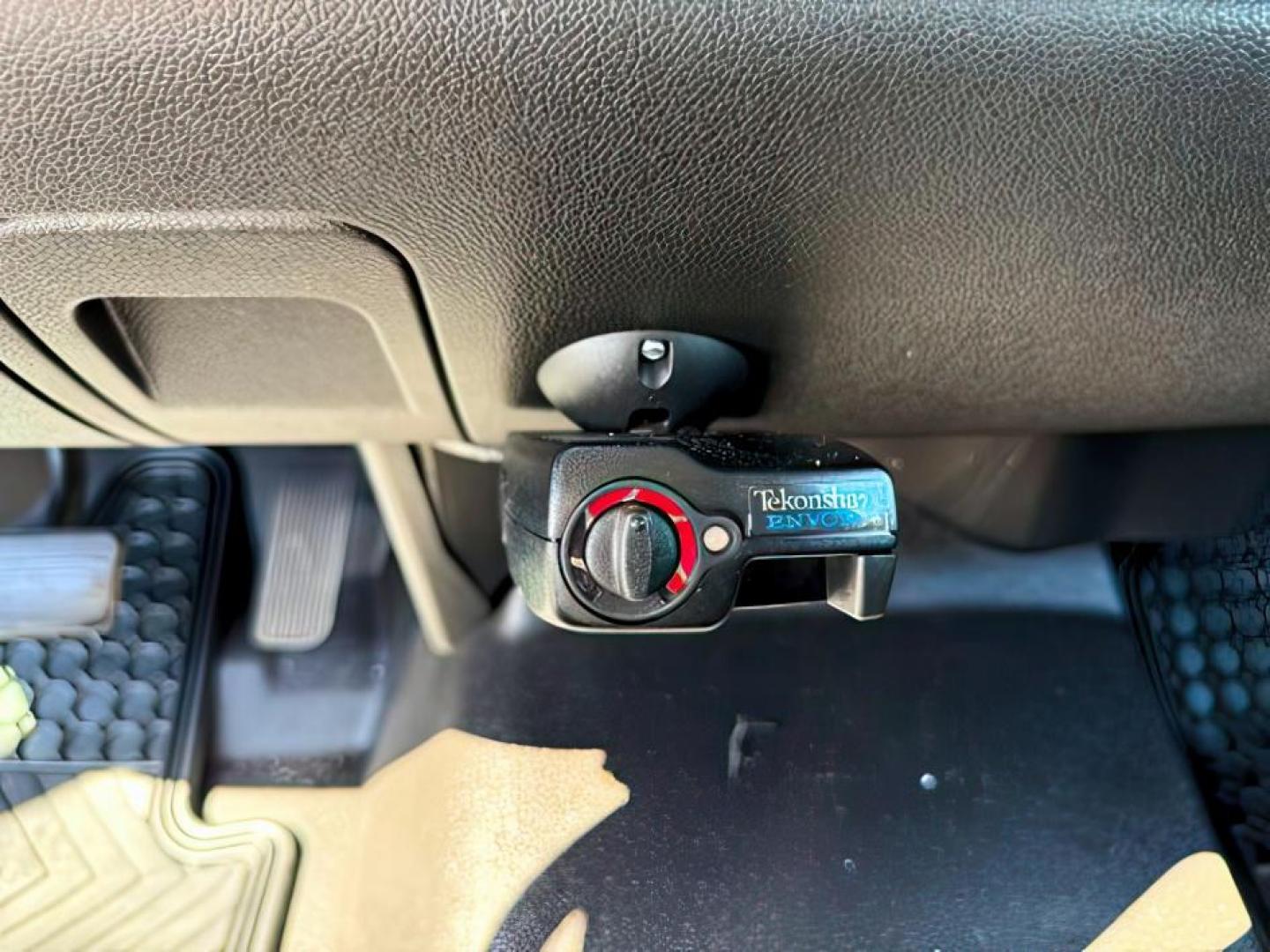 2009 Summit White /Dark Titanium GMC Sierra 2500HD (1GTHK49K19E) with an Vortec 6L V-8 variable valve control engine, Automatic transmission, located at 1175 N Woodruff Ave, Idaho Falls, ID, 83401, 43.506901, -111.999657 - At Timberline Auto, finding a great deal on your next vehicle is always easy! Our experienced sales staff's goal is to help find you the right vehicle at the right price! Our knowledgeable finance department has options for almost any credit score. We offer extended service contract options to prote - Photo#13