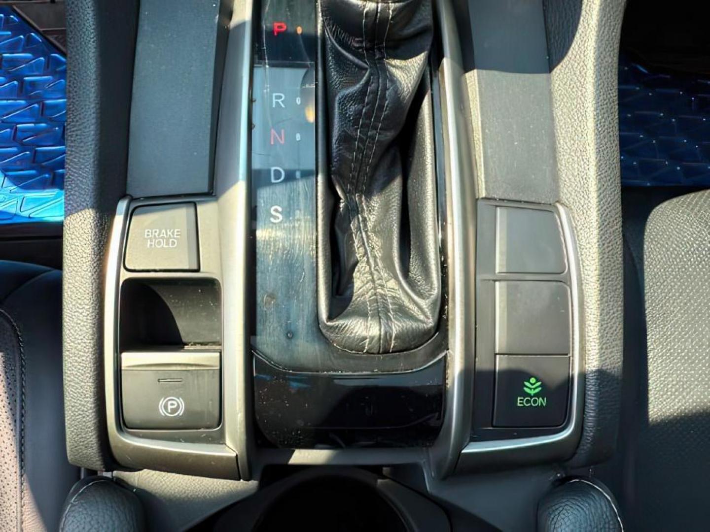 2020 BLUE /SPORT Honda Civic Hatchback (SHHFK7H90LU) with an 15 I4 TURBO engine, Automatic transmission, located at 1175 N Woodruff Ave, Idaho Falls, ID, 83401, 43.506901, -111.999657 - At Timberline Auto, finding a great deal on your next vehicle is always easy! Our experienced sales staff's goal is to help find you the right vehicle at the right price! Our knowledgeable finance department has options for almost any credit score. We offer extended service contract options to prote - Photo#17