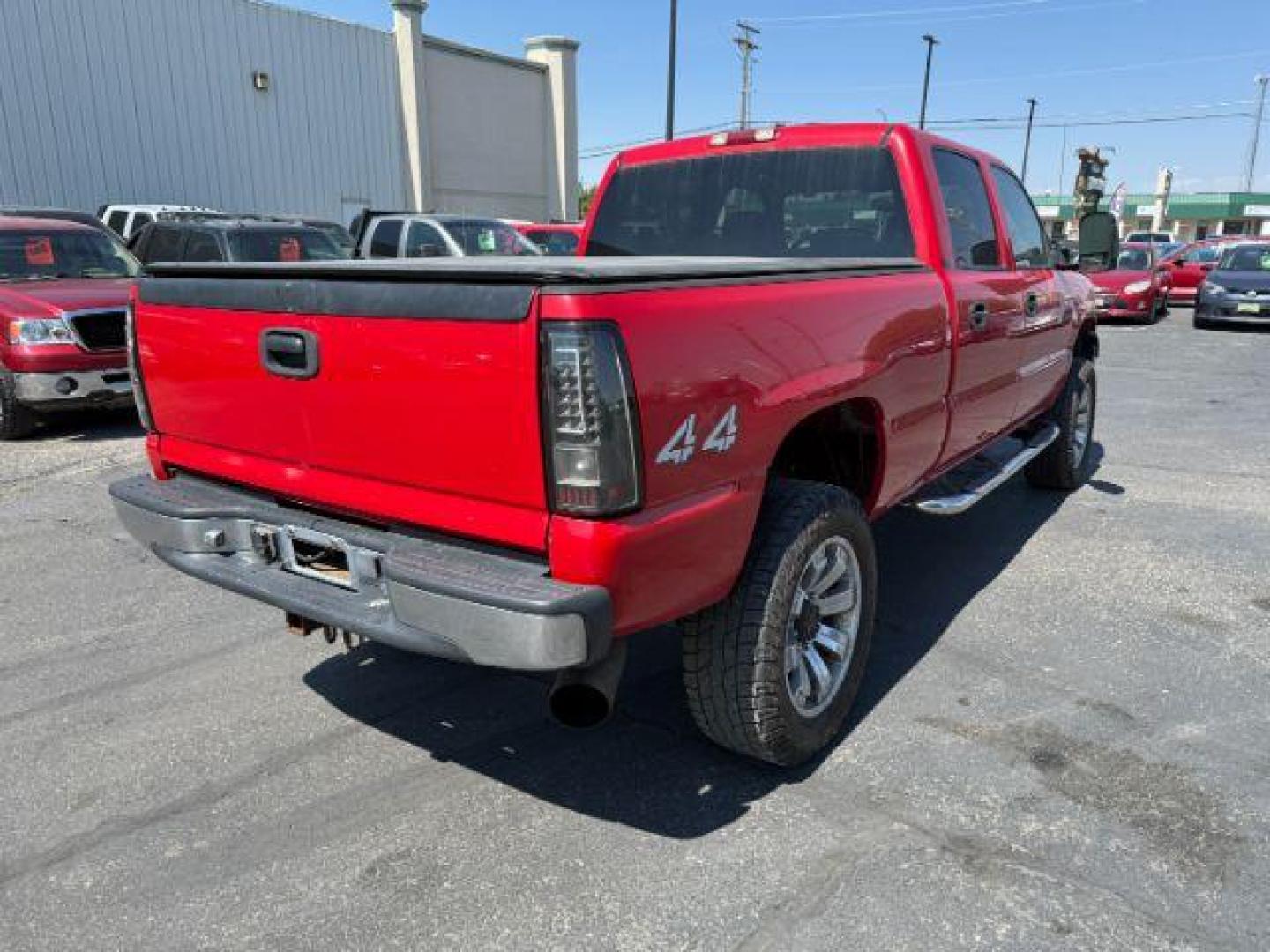 2005 RED /Dark Charcoal Chevrolet Silverado 2500HD (1GCHK232X5F) with an 66 engine, Automatic transmission, located at 1175 N Woodruff Ave, Idaho Falls, ID, 83401, 43.506901, -111.999657 - At Timberline Auto, finding a great deal on your next vehicle is always easy! Our experienced sales staff's goal is to help find you the right vehicle at the right price! Our knowledgeable finance department has options for almost any credit score. We offer extended service contract options to prote - Photo#24