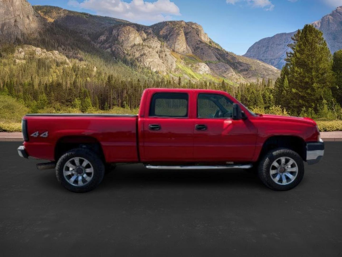 2005 RED /Dark Charcoal Chevrolet Silverado 2500HD (1GCHK232X5F) with an 66 engine, Automatic transmission, located at 1175 N Woodruff Ave, Idaho Falls, ID, 83401, 43.506901, -111.999657 - At Timberline Auto, finding a great deal on your next vehicle is always easy! Our experienced sales staff's goal is to help find you the right vehicle at the right price! Our knowledgeable finance department has options for almost any credit score. We offer extended service contract options to prote - Photo#5