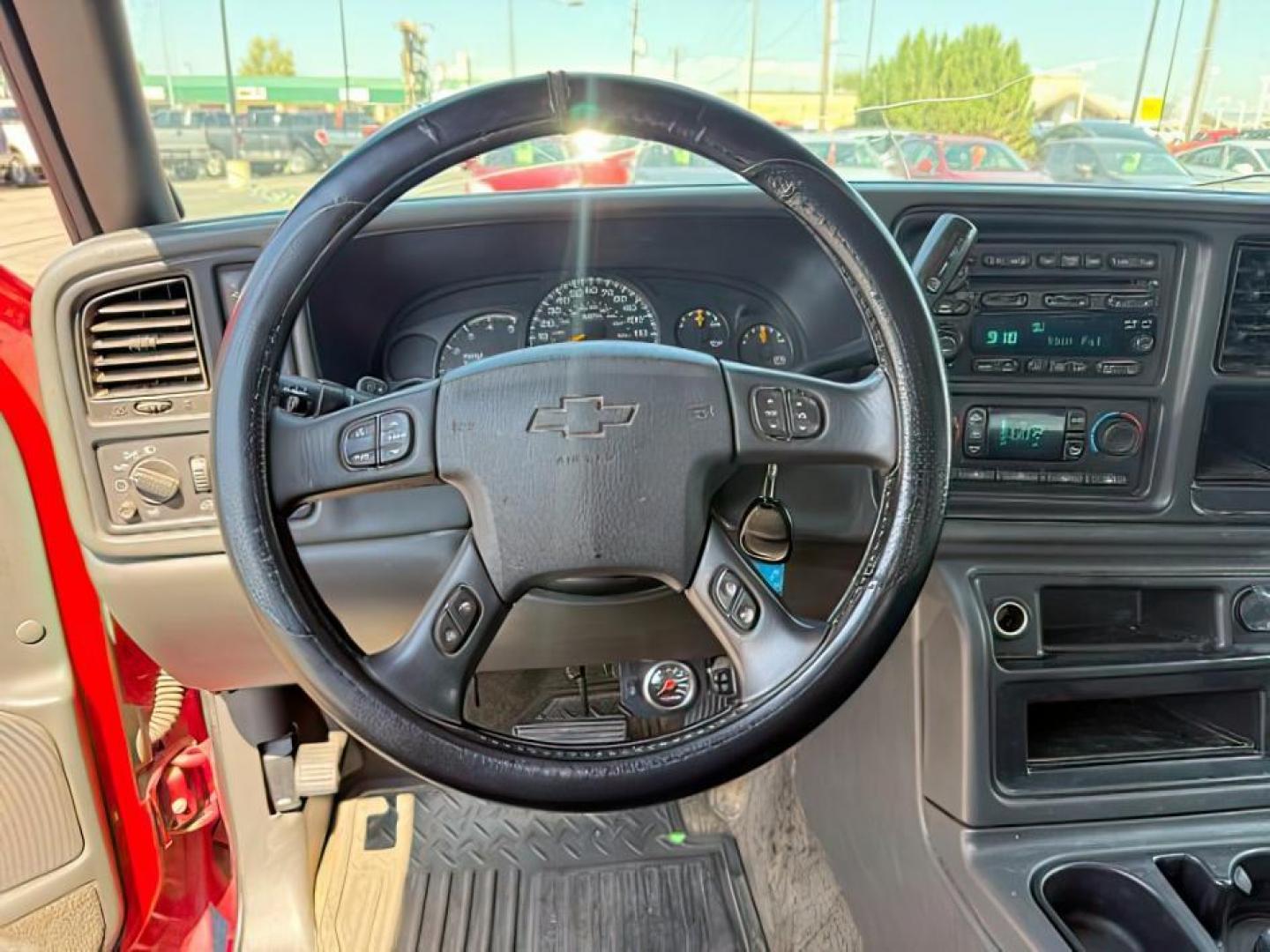 2005 RED /Dark Charcoal Chevrolet Silverado 2500HD (1GCHK232X5F) with an 66 engine, Automatic transmission, located at 1175 N Woodruff Ave, Idaho Falls, ID, 83401, 43.506901, -111.999657 - At Timberline Auto, finding a great deal on your next vehicle is always easy! Our experienced sales staff's goal is to help find you the right vehicle at the right price! Our knowledgeable finance department has options for almost any credit score. We offer extended service contract options to prote - Photo#12