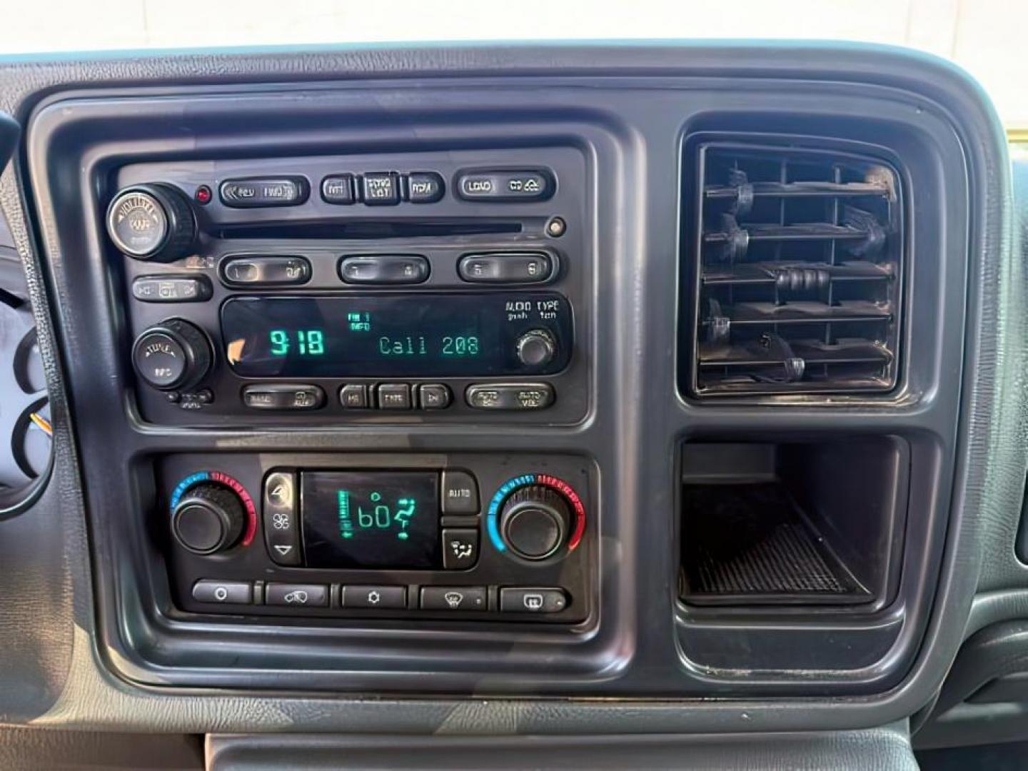 2005 RED /Dark Charcoal Chevrolet Silverado 2500HD (1GCHK232X5F) with an 66 engine, Automatic transmission, located at 1175 N Woodruff Ave, Idaho Falls, ID, 83401, 43.506901, -111.999657 - At Timberline Auto, finding a great deal on your next vehicle is always easy! Our experienced sales staff's goal is to help find you the right vehicle at the right price! Our knowledgeable finance department has options for almost any credit score. We offer extended service contract options to prote - Photo#13