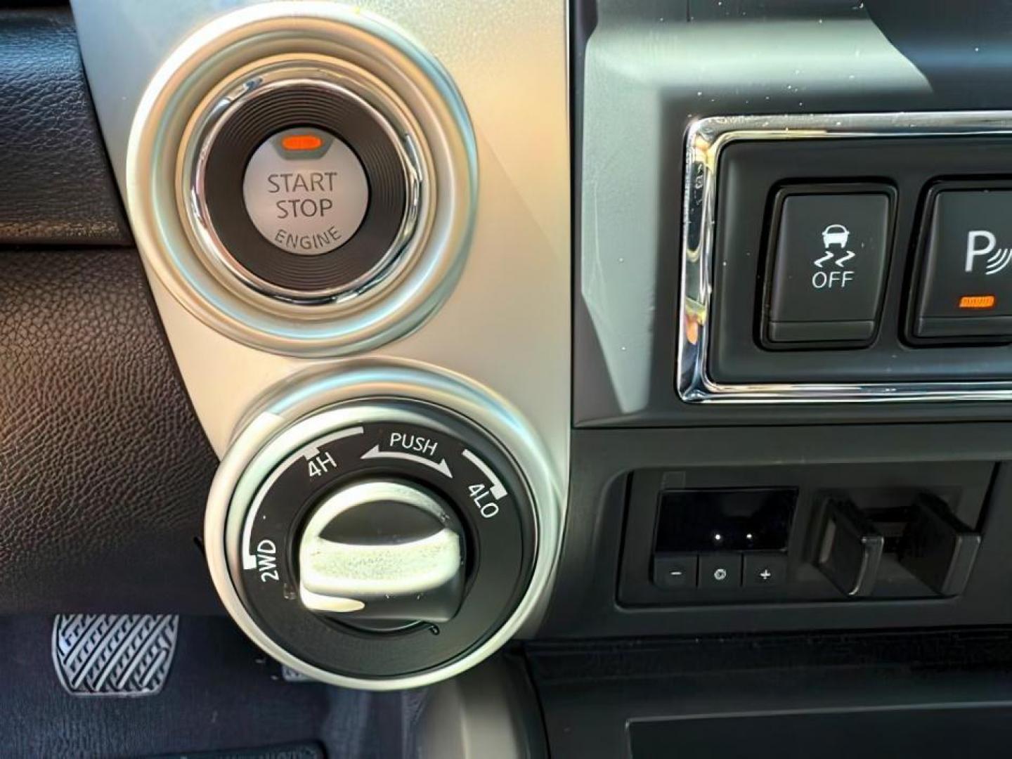 2017 BLACK /Black Nissan TITAN XD (1N6BA1F42HN) with an 5L V-8 diesel direct injection engine, Automatic transmission, located at 1175 N Woodruff Ave, Idaho Falls, ID, 83401, 43.506901, -111.999657 - At Timberline Auto, finding a great deal on your next vehicle is always easy! Our experienced sales staff's goal is to help find you the right vehicle at the right price! Our knowledgeable finance department has options for almost any credit score. We offer extended service contract options to prote - Photo#15