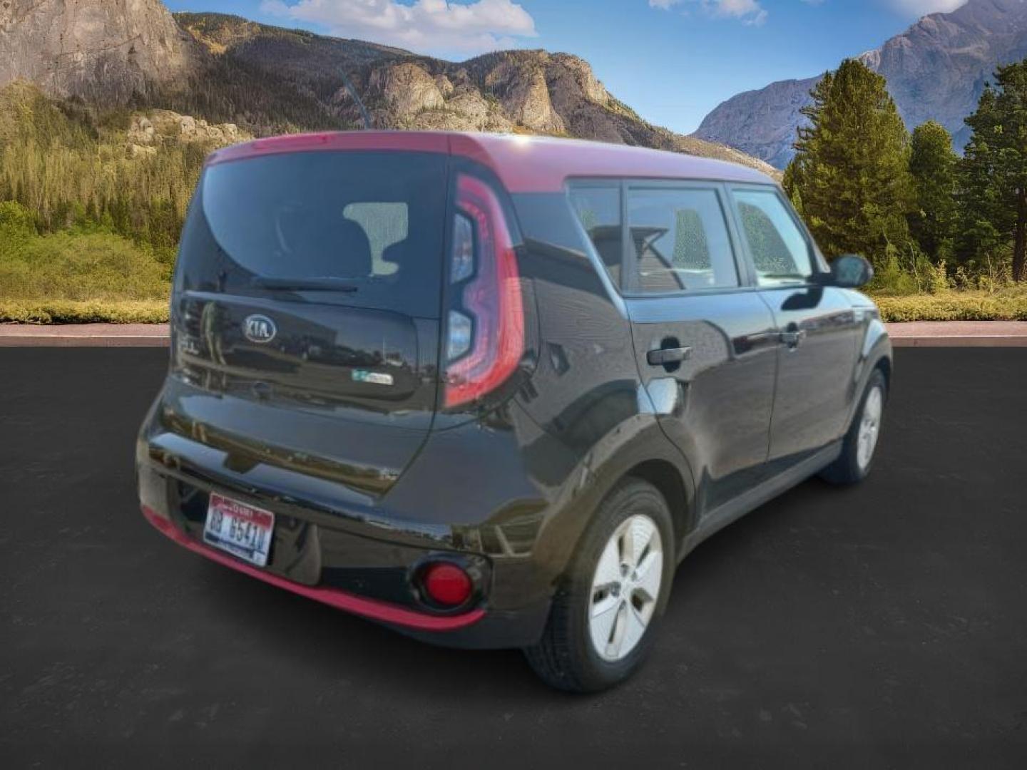 2016 BLACK /Gray Two-Tone, cloth KIA Soul EV (KNDJX3AE5G7) with an ELECTRIC engine, Automatic transmission, located at 1175 N Woodruff Ave, Idaho Falls, ID, 83401, 43.506901, -111.999657 - At Timberline Auto, finding a great deal on your next vehicle is always easy! Our experienced sales staff's goal is to help find you the right vehicle at the right price! Our knowledgeable finance department has options for almost any credit score. We offer extended service contract options to prote - Photo#6