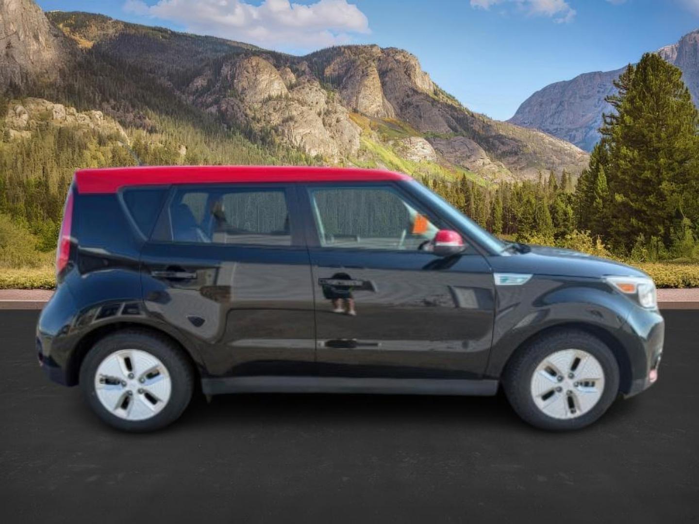 2016 BLACK /Gray Two-Tone, cloth KIA Soul EV (KNDJX3AE5G7) with an ELECTRIC engine, Automatic transmission, located at 1175 N Woodruff Ave, Idaho Falls, ID, 83401, 43.506901, -111.999657 - At Timberline Auto, finding a great deal on your next vehicle is always easy! Our experienced sales staff's goal is to help find you the right vehicle at the right price! Our knowledgeable finance department has options for almost any credit score. We offer extended service contract options to prote - Photo#7