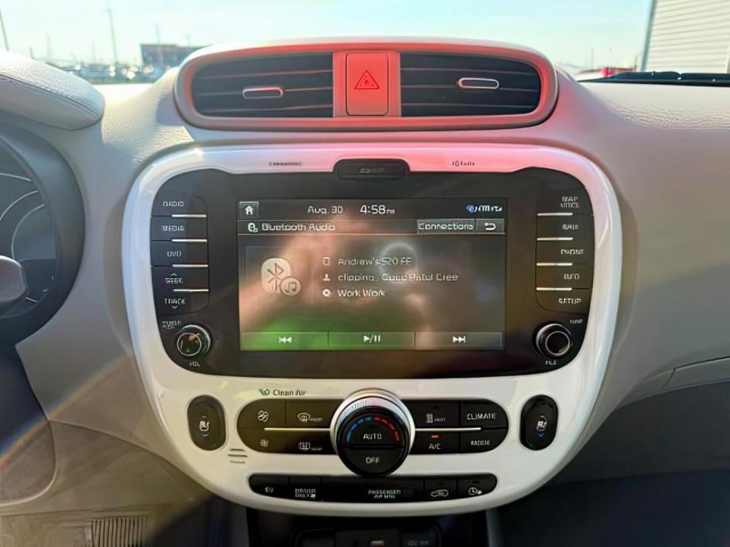 2016 BLACK /Gray Two-Tone, cloth KIA Soul EV (KNDJX3AE5G7) with an ELECTRIC engine, Automatic transmission, located at 1175 N Woodruff Ave, Idaho Falls, ID, 83401, 43.506901, -111.999657 - At Timberline Auto, finding a great deal on your next vehicle is always easy! Our experienced sales staff's goal is to help find you the right vehicle at the right price! Our knowledgeable finance department has options for almost any credit score. We offer extended service contract options to prote - Photo#14
