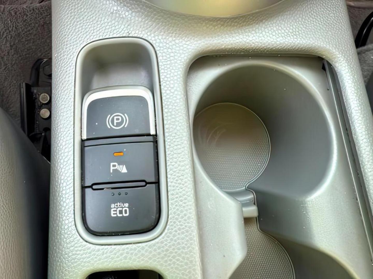 2016 BLACK /Gray Two-Tone, cloth KIA Soul EV (KNDJX3AE5G7) with an ELECTRIC engine, Automatic transmission, located at 1175 N Woodruff Ave, Idaho Falls, ID, 83401, 43.506901, -111.999657 - At Timberline Auto, finding a great deal on your next vehicle is always easy! Our experienced sales staff's goal is to help find you the right vehicle at the right price! Our knowledgeable finance department has options for almost any credit score. We offer extended service contract options to prote - Photo#15