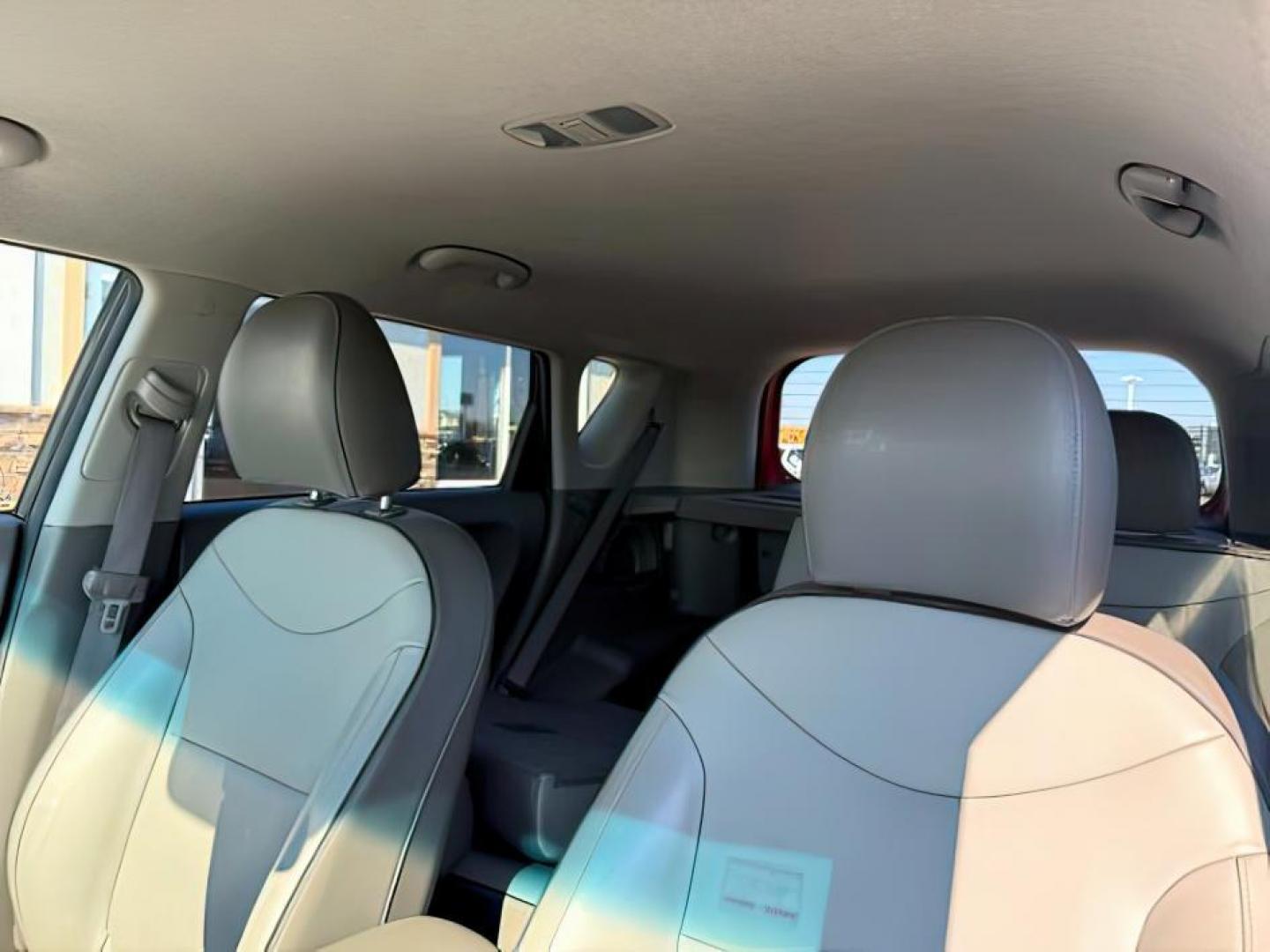 2016 BLACK /Gray Two-Tone, cloth KIA Soul EV (KNDJX3AE5G7) with an ELECTRIC engine, Automatic transmission, located at 1175 N Woodruff Ave, Idaho Falls, ID, 83401, 43.506901, -111.999657 - At Timberline Auto, finding a great deal on your next vehicle is always easy! Our experienced sales staff's goal is to help find you the right vehicle at the right price! Our knowledgeable finance department has options for almost any credit score. We offer extended service contract options to prote - Photo#18