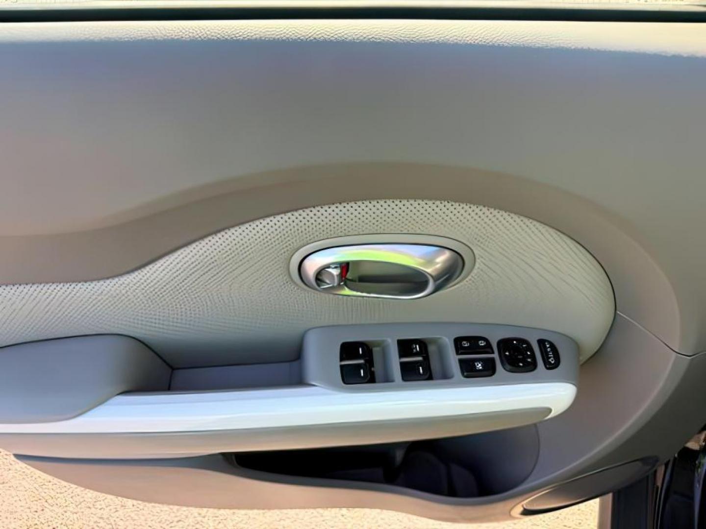 2016 BLACK /Gray Two-Tone, cloth KIA Soul EV (KNDJX3AE5G7) with an ELECTRIC engine, Automatic transmission, located at 1175 N Woodruff Ave, Idaho Falls, ID, 83401, 43.506901, -111.999657 - At Timberline Auto, finding a great deal on your next vehicle is always easy! Our experienced sales staff's goal is to help find you the right vehicle at the right price! Our knowledgeable finance department has options for almost any credit score. We offer extended service contract options to prote - Photo#19