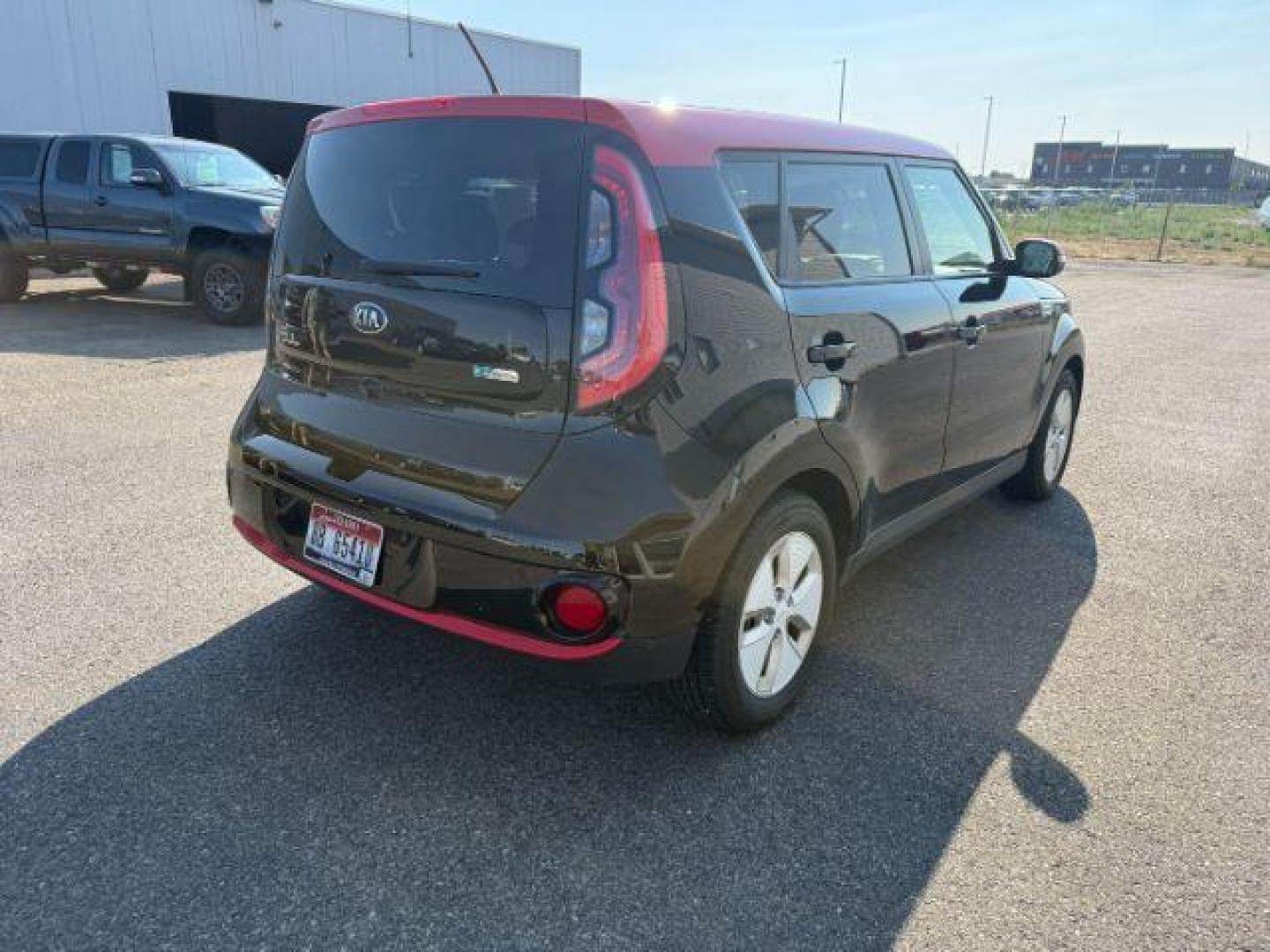 2016 BLACK /Gray Two-Tone, cloth KIA Soul EV (KNDJX3AE5G7) with an ELECTRIC engine, Automatic transmission, located at 1175 N Woodruff Ave, Idaho Falls, ID, 83401, 43.506901, -111.999657 - At Timberline Auto, finding a great deal on your next vehicle is always easy! Our experienced sales staff's goal is to help find you the right vehicle at the right price! Our knowledgeable finance department has options for almost any credit score. We offer extended service contract options to prote - Photo#29